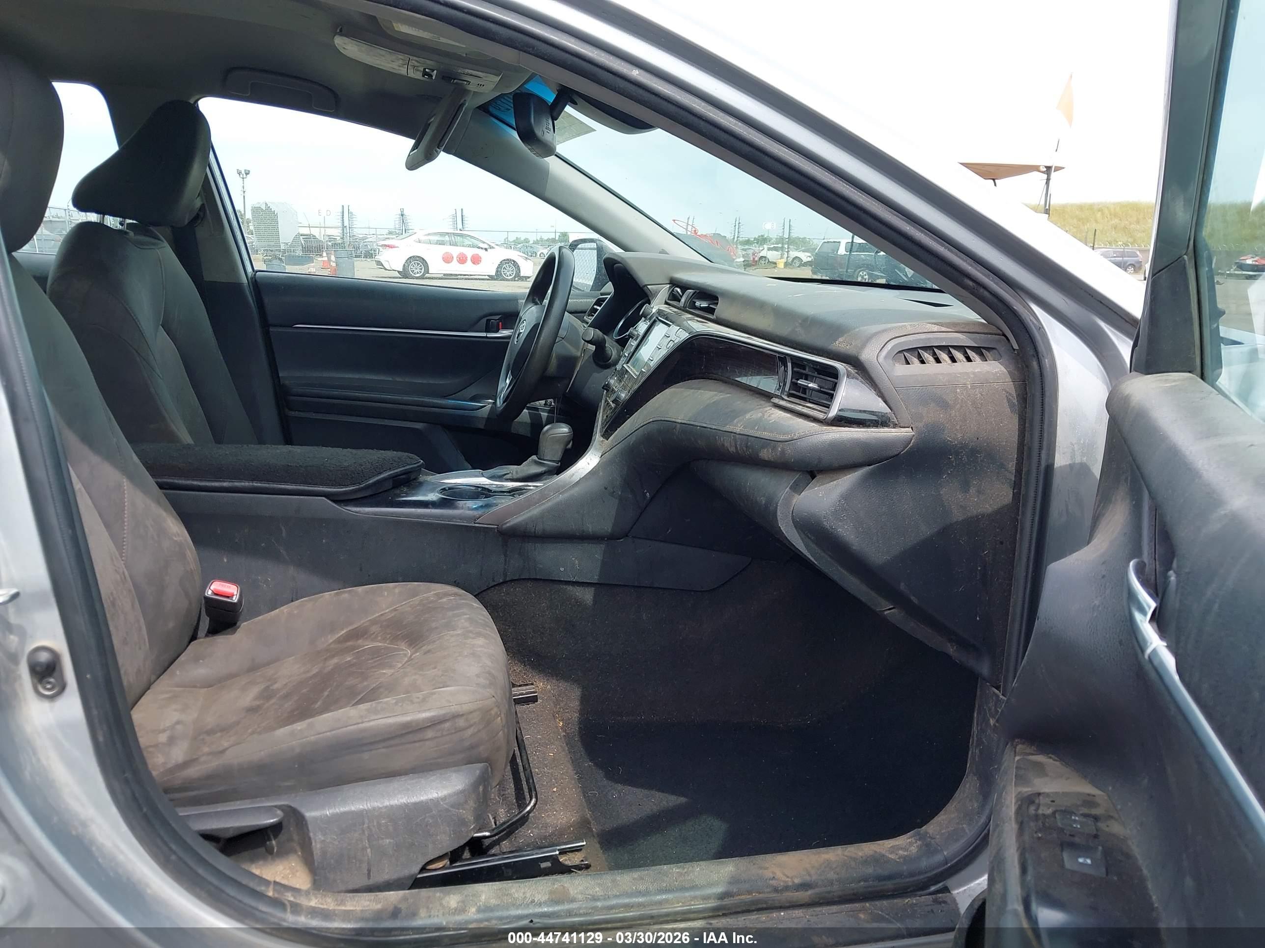 TOYOTA CAMRY image 5
