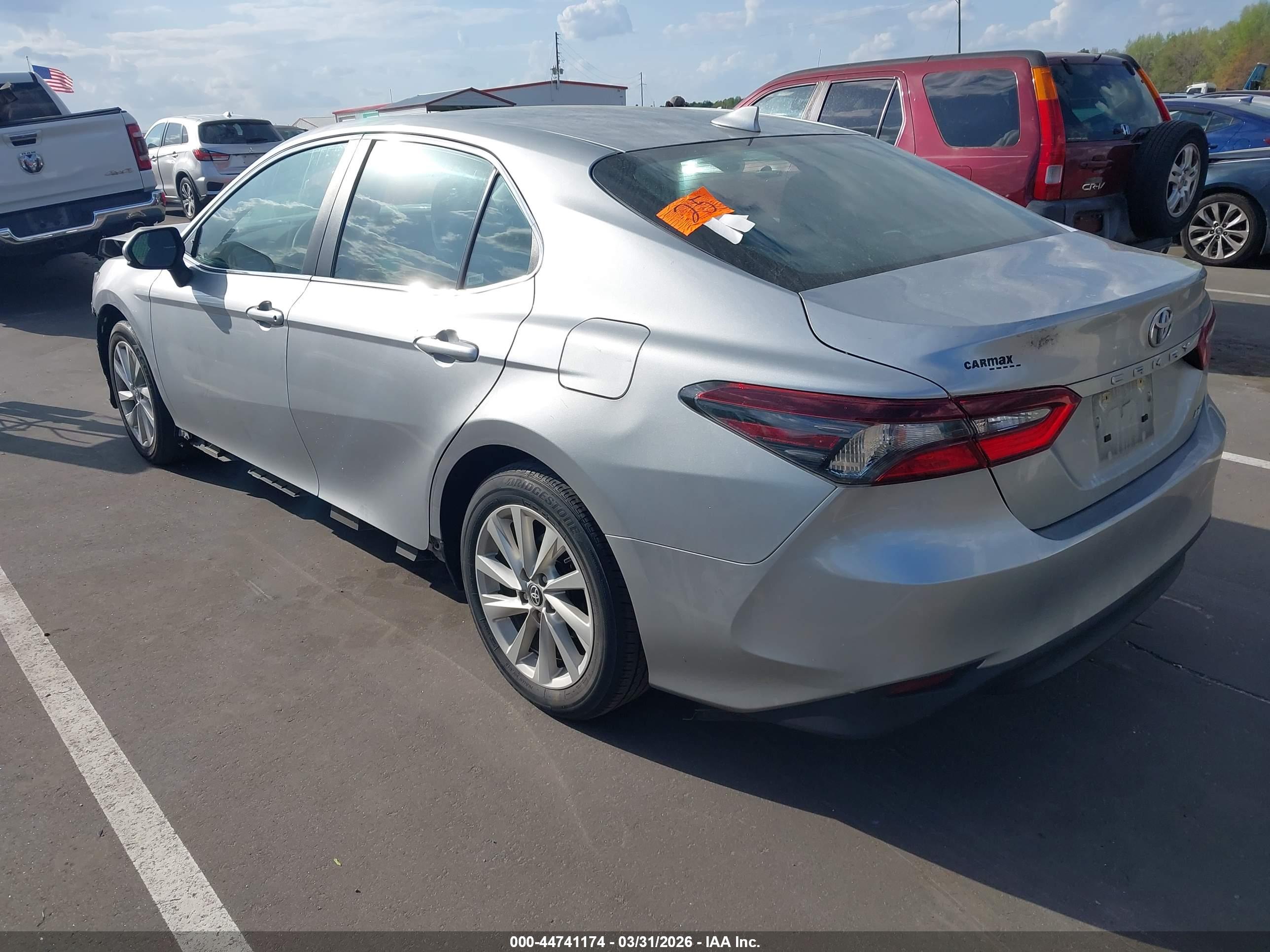 TOYOTA CAMRY image 3