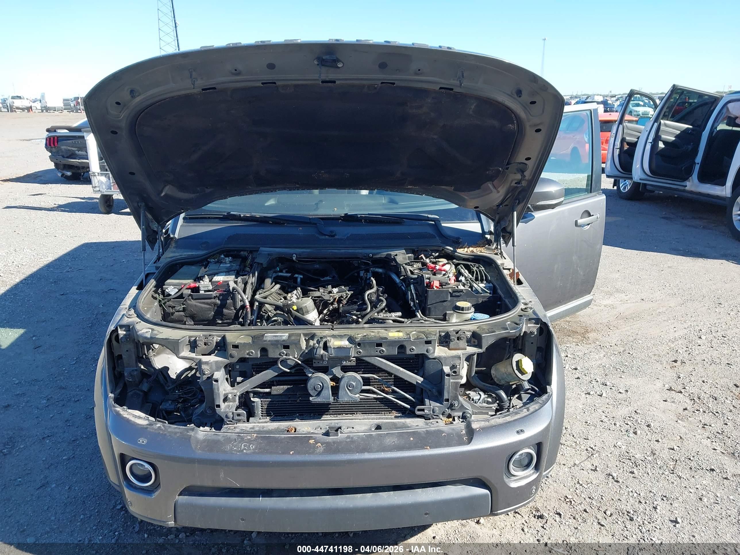 LAND ROVER image 10
