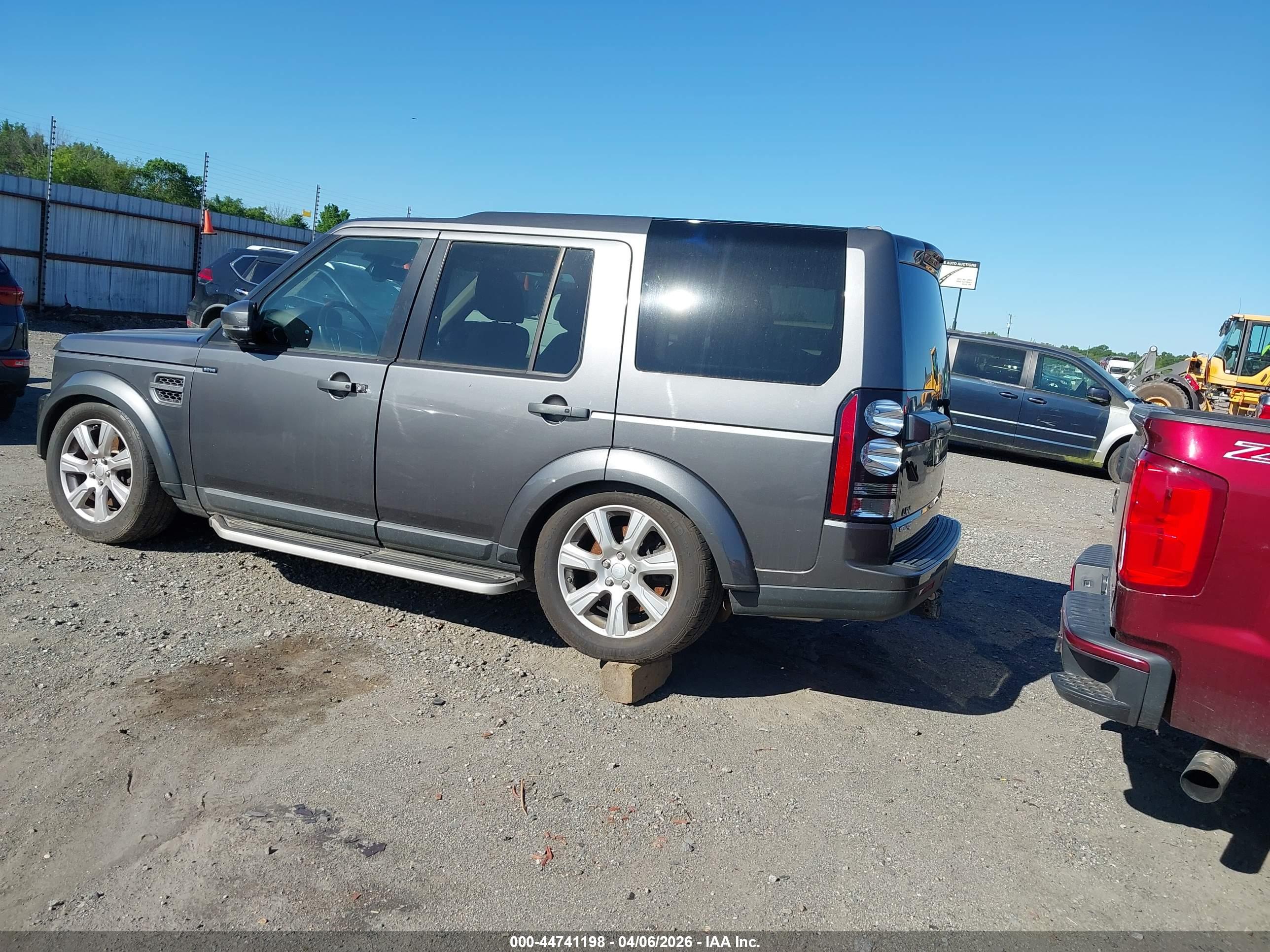 LAND ROVER image 3