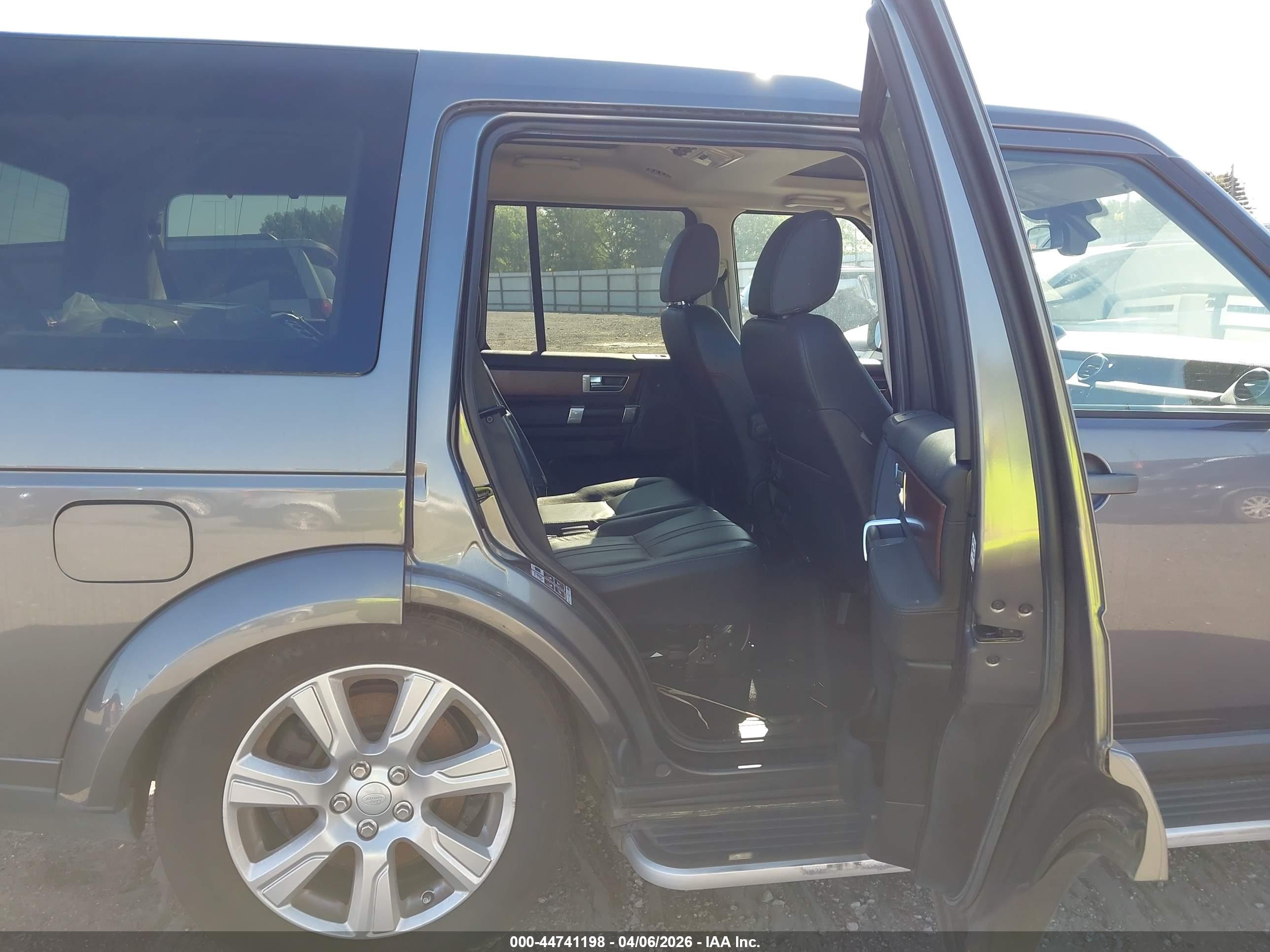 LAND ROVER image 8