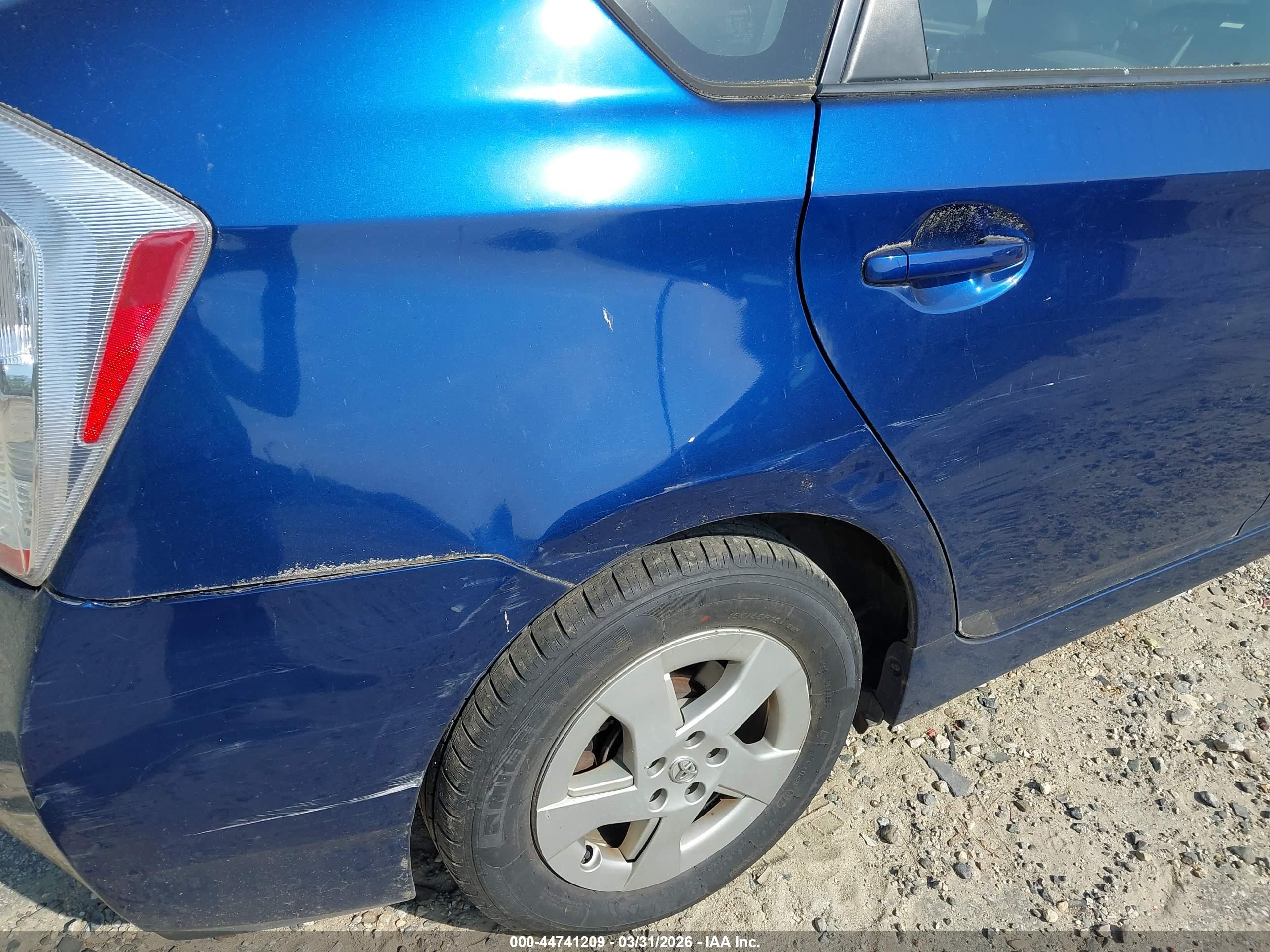 TOYOTA PRIUS image 6