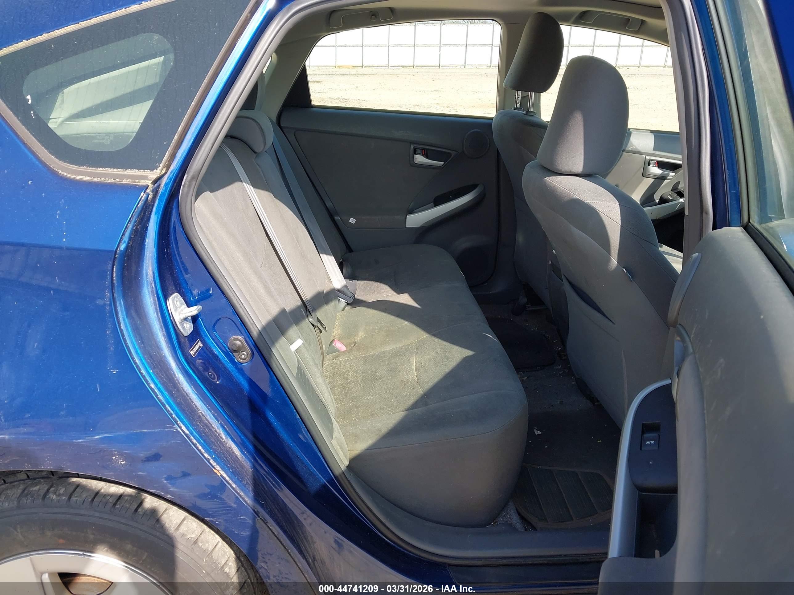 TOYOTA PRIUS image 8