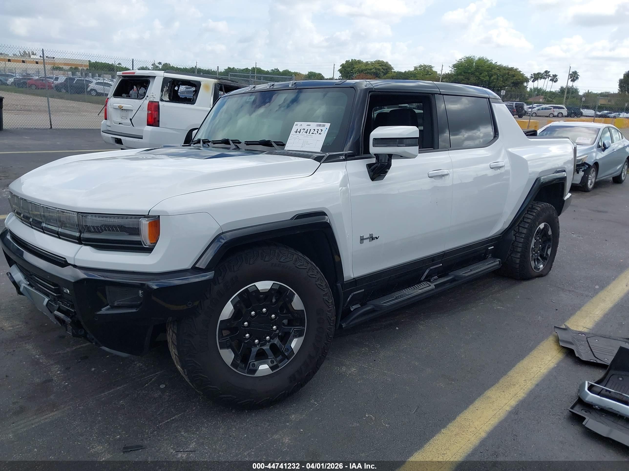GMC HUMMER image 2