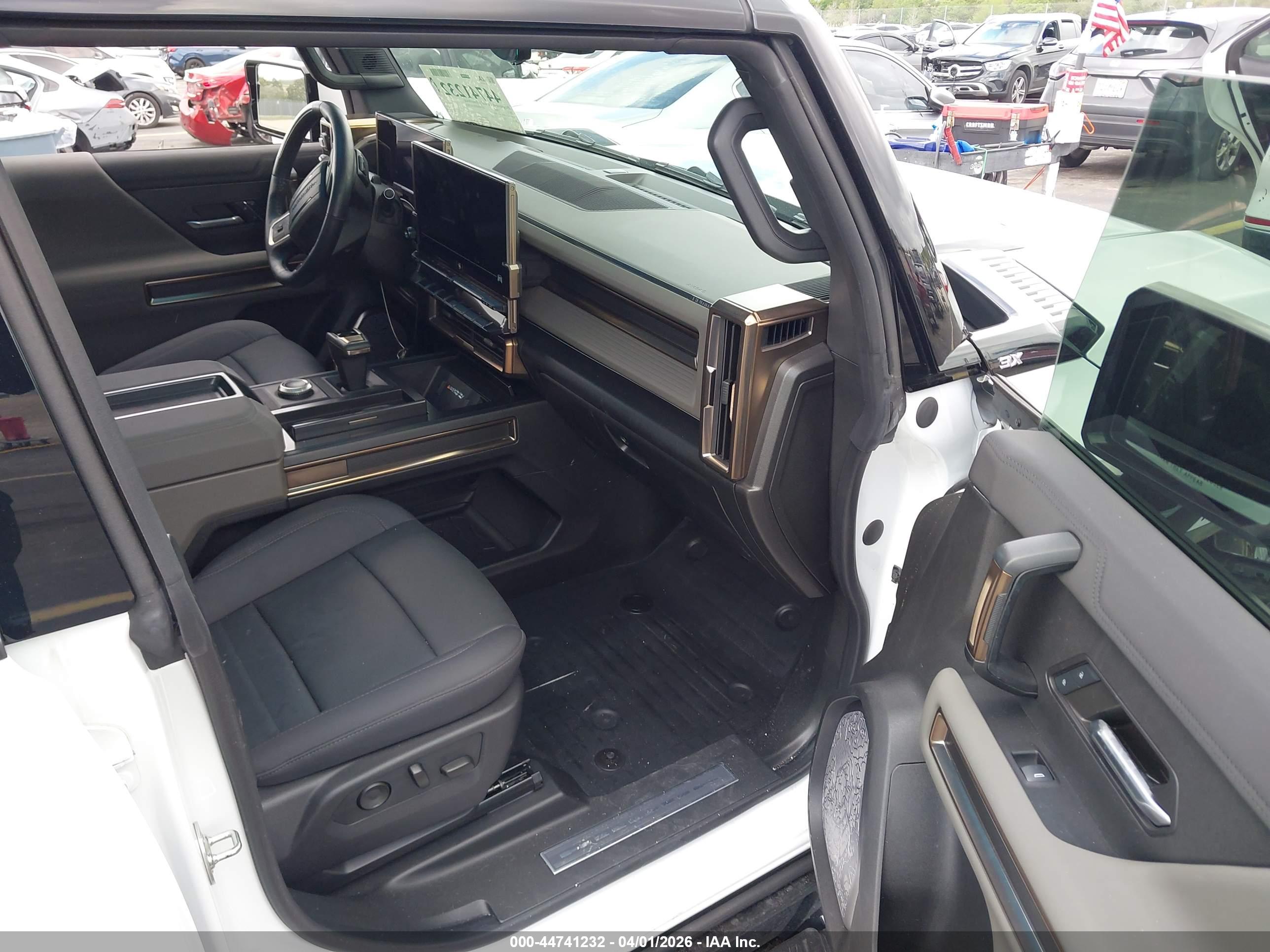 GMC HUMMER image 5