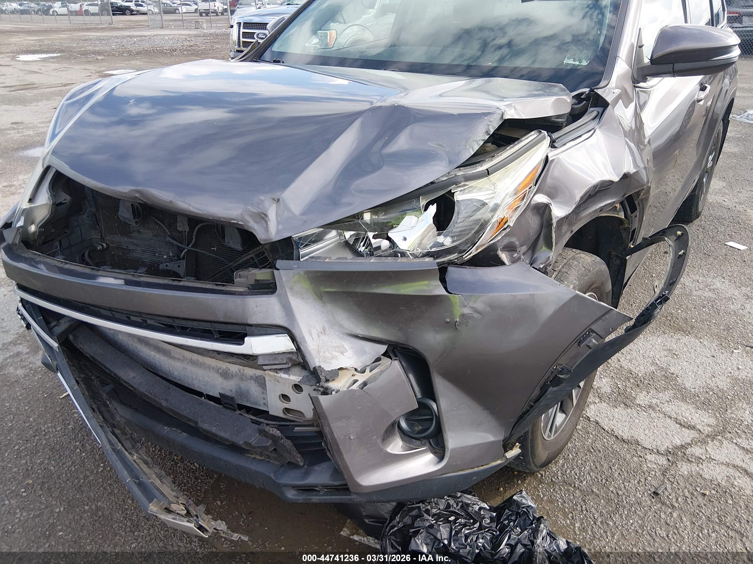 TOYOTA HIGHLANDER image 6