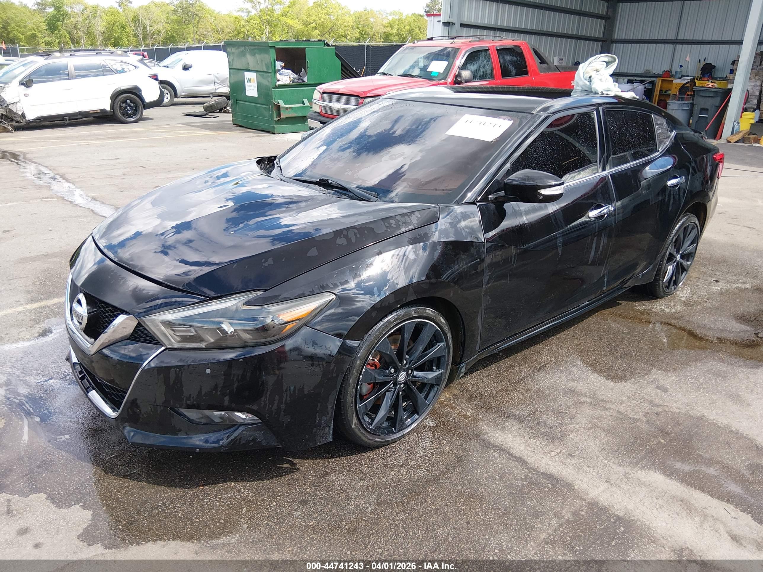 NISSAN MAXIMA image 2