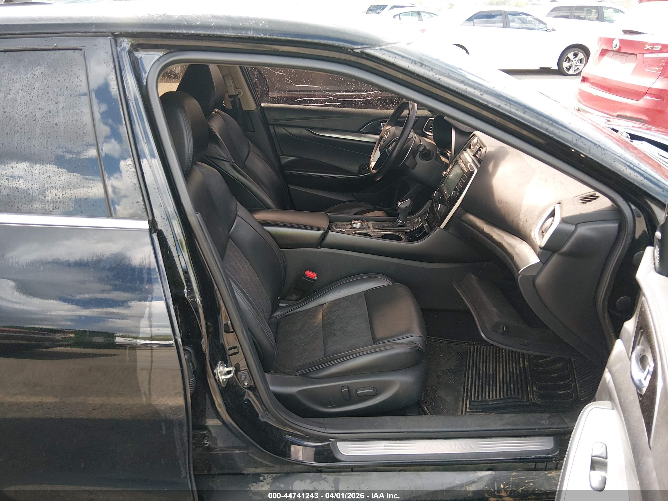 NISSAN MAXIMA image 5
