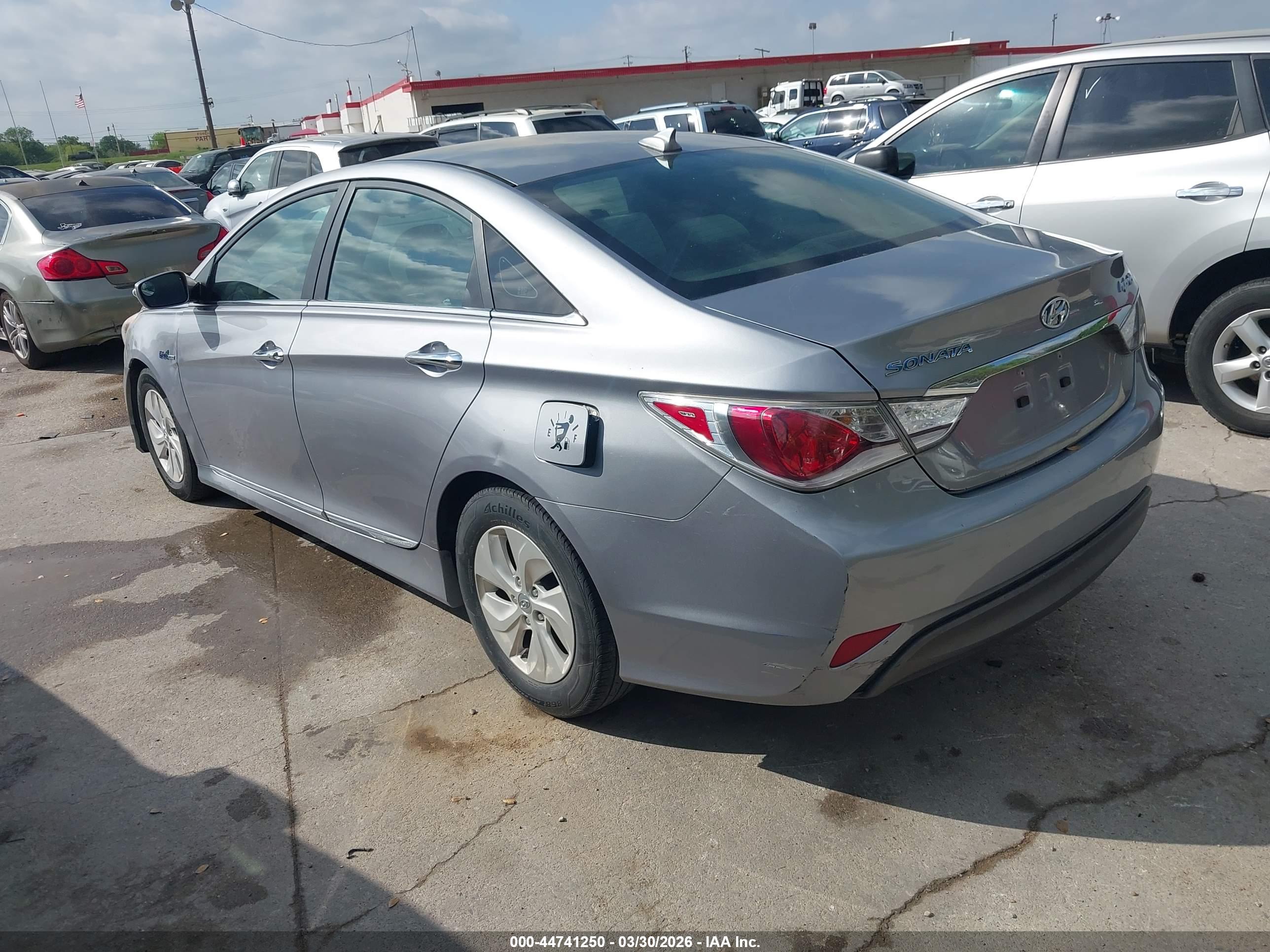 HYUNDAI SONATA image 3