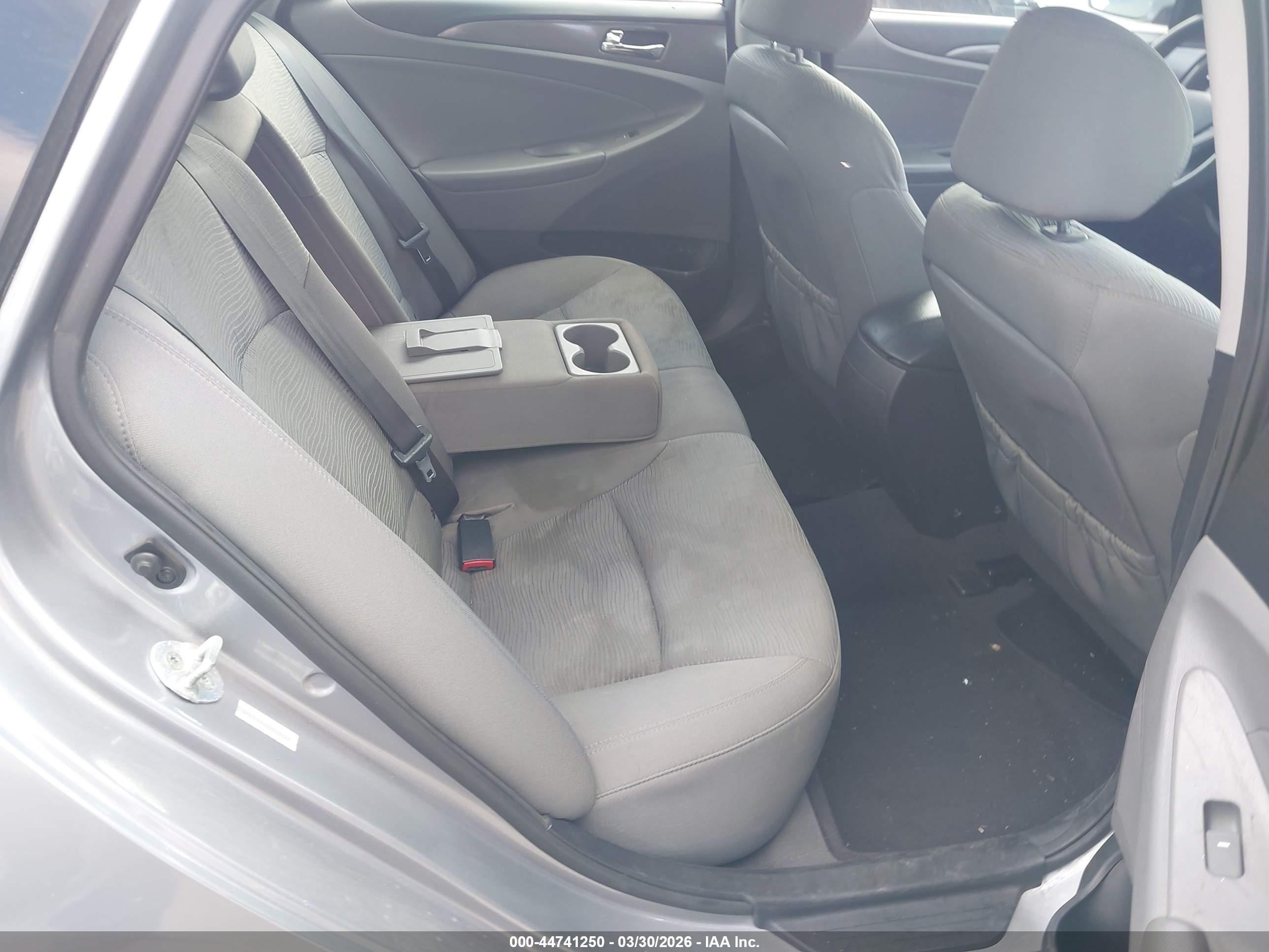 HYUNDAI SONATA image 8