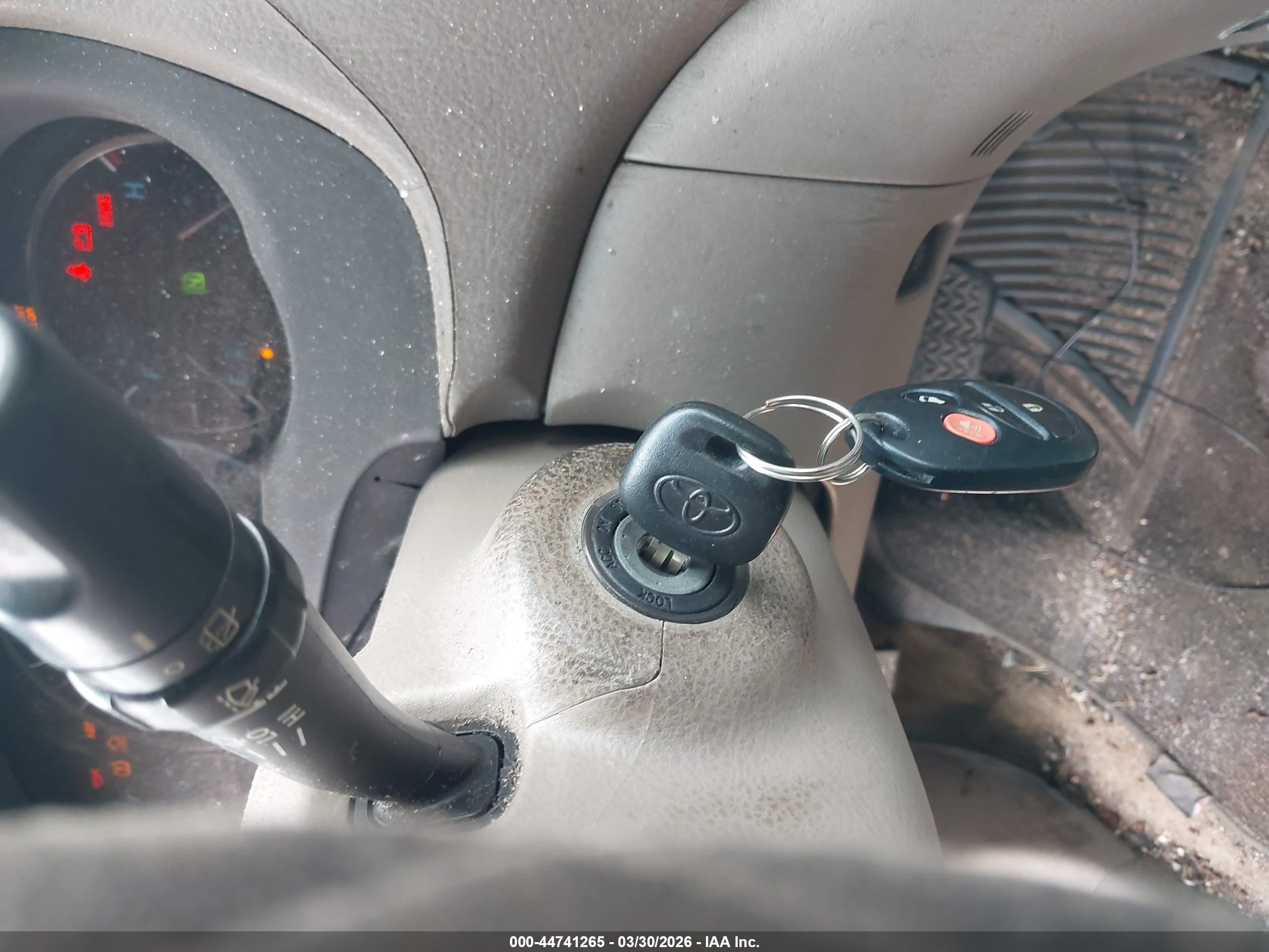 TOYOTA SIENNA image 11