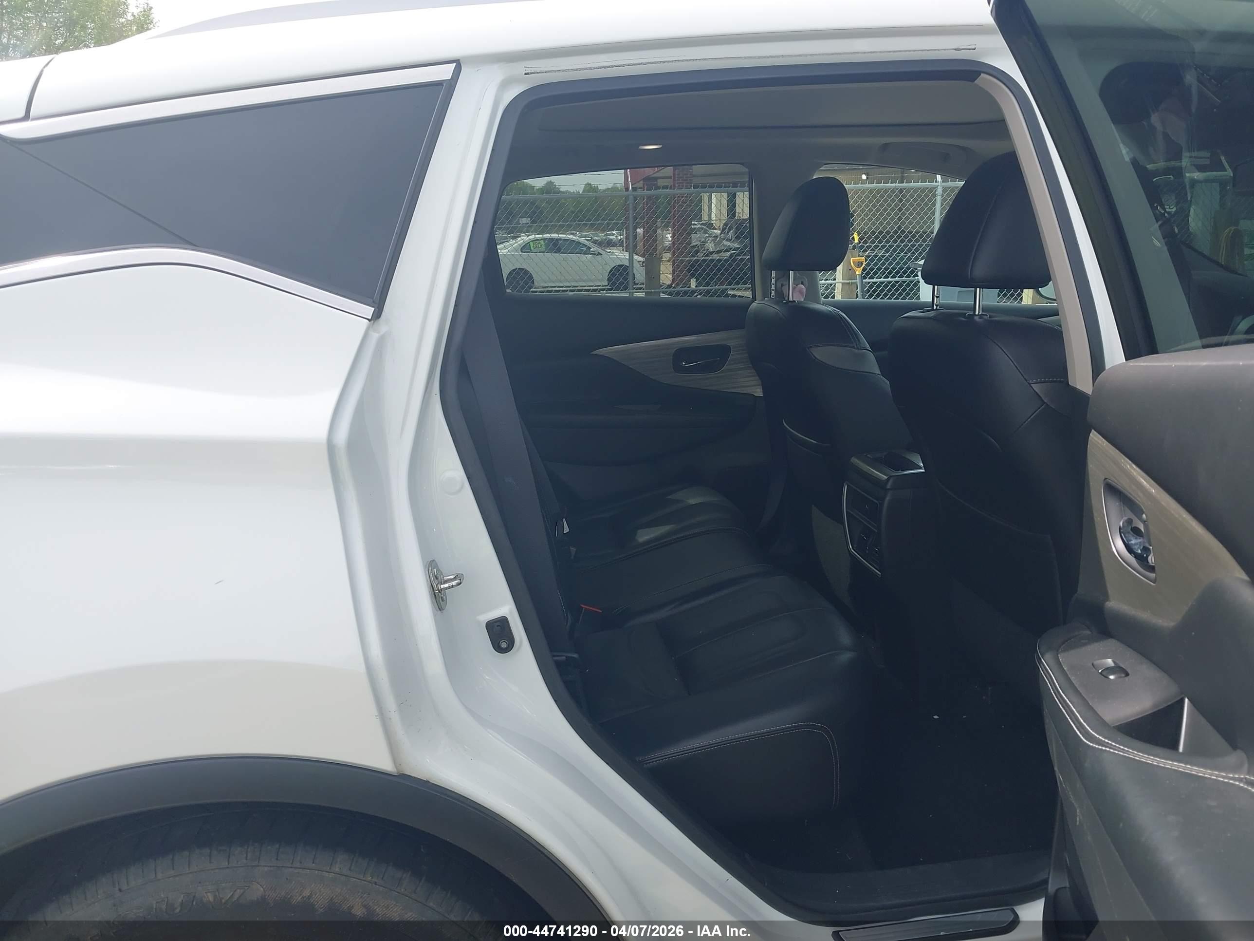 NISSAN MURANO image 8