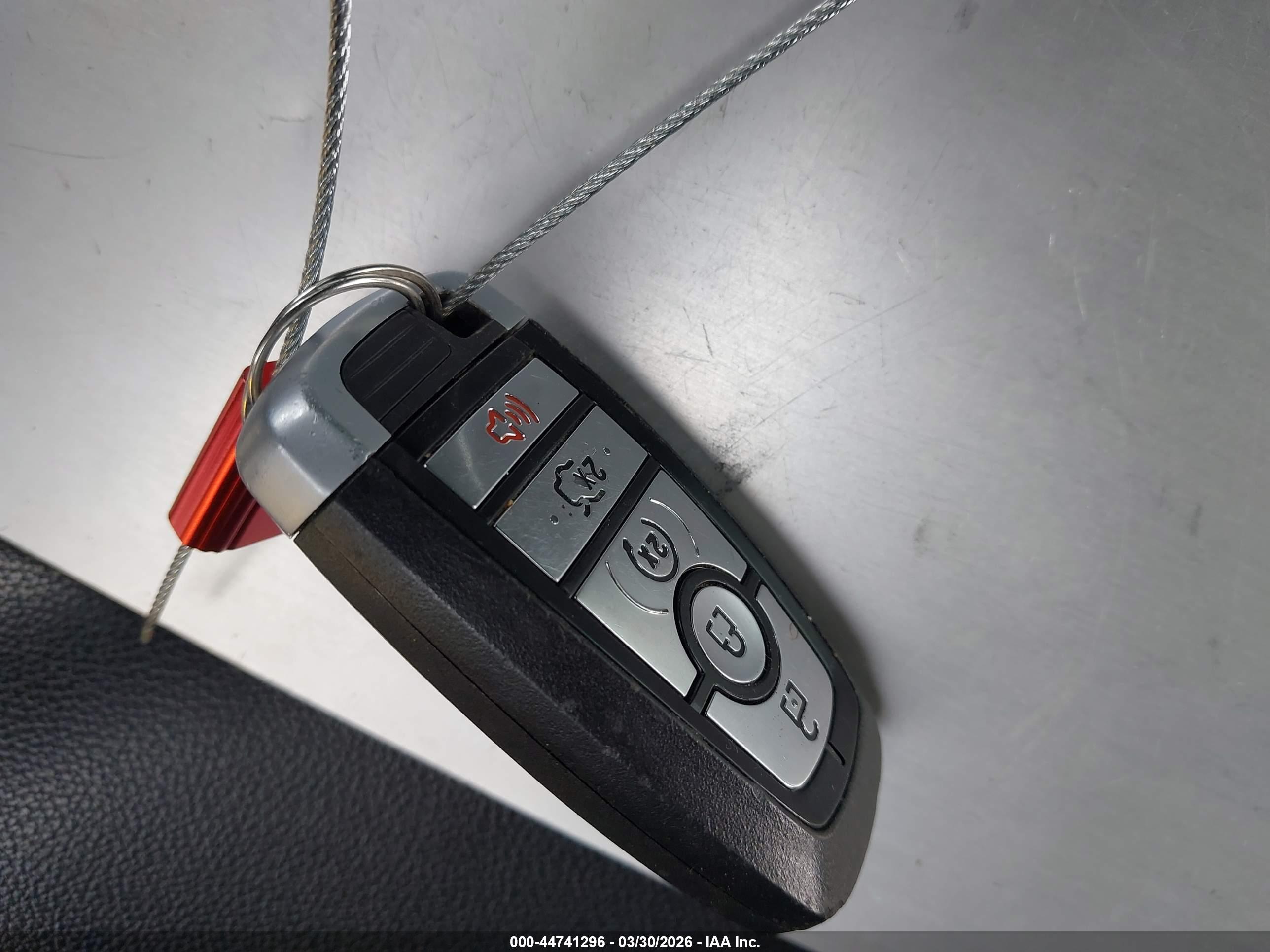FORD FUSION image 11