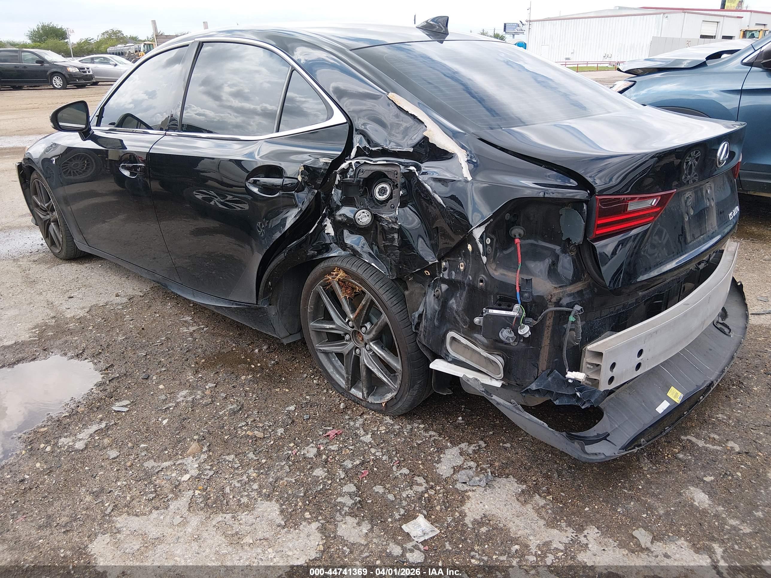 LEXUS IS image 3