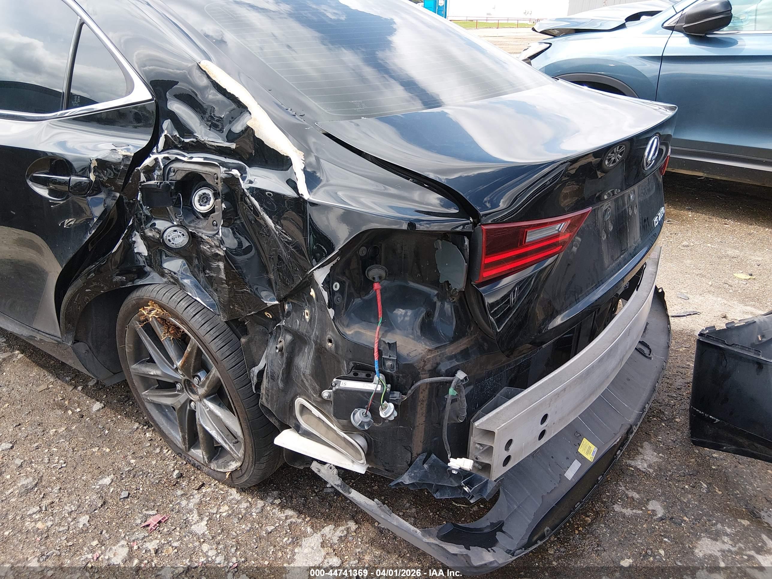 LEXUS IS image 6