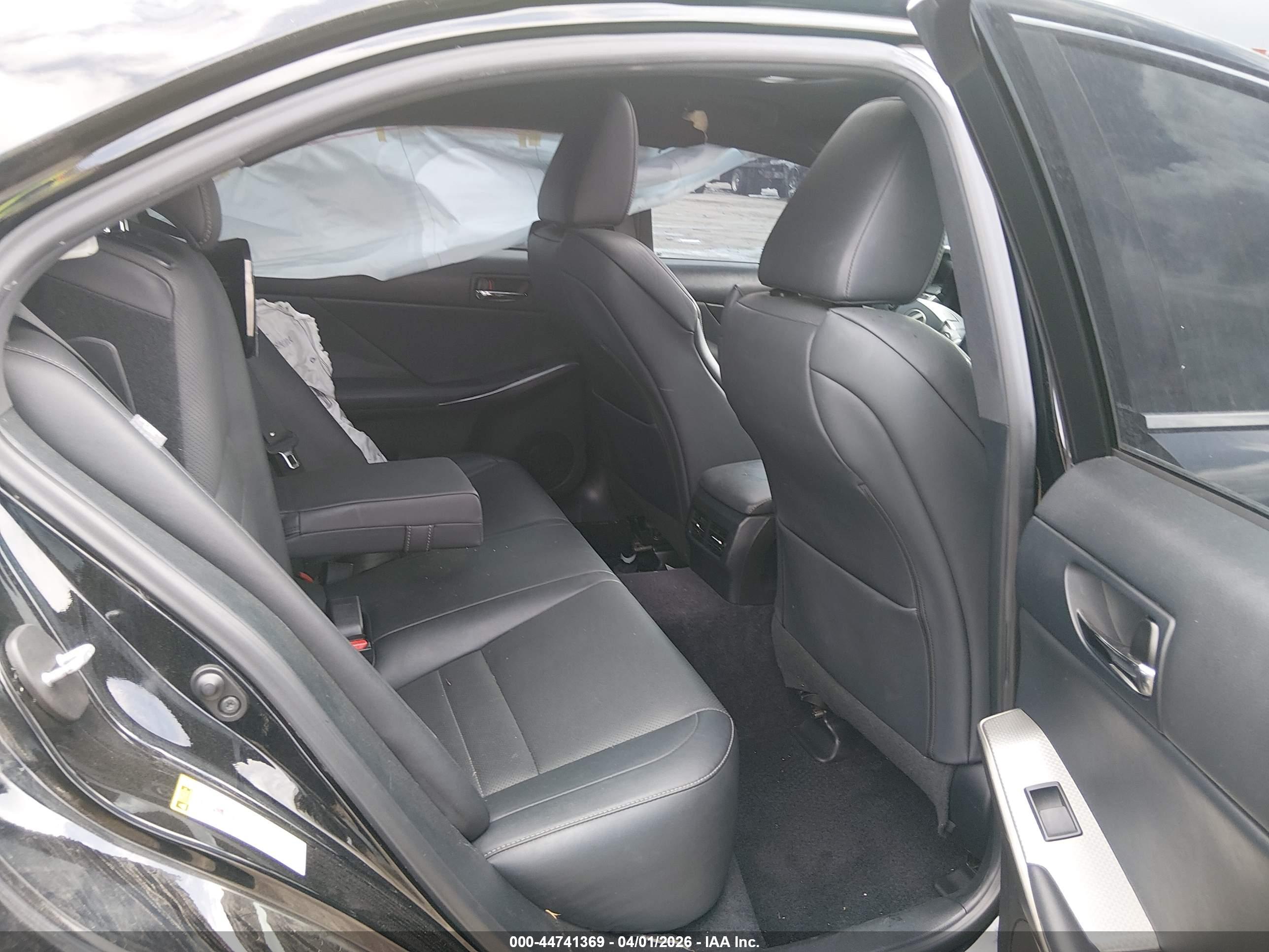 LEXUS IS image 8