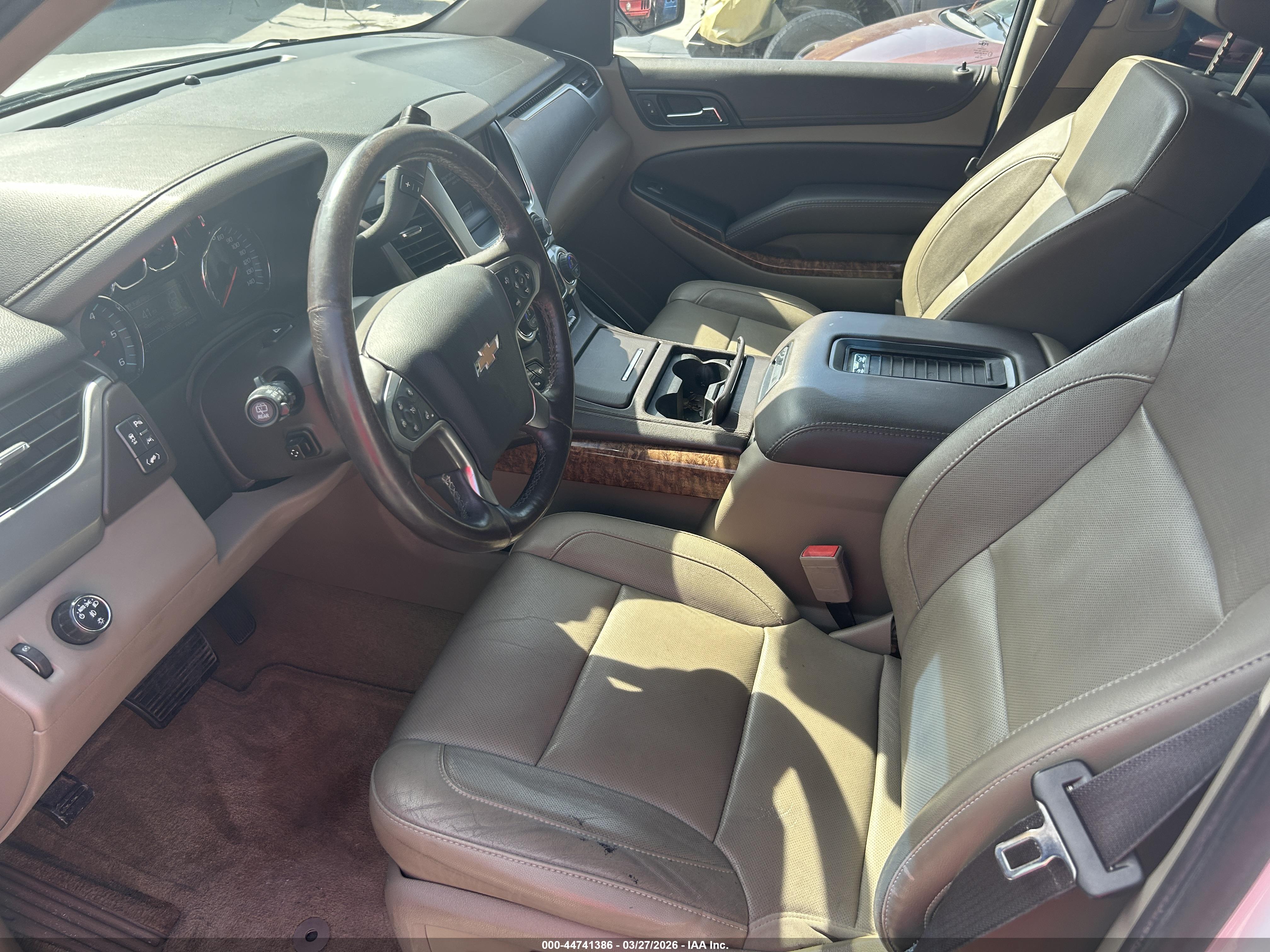 CHEVROLET SUBURBAN image 5