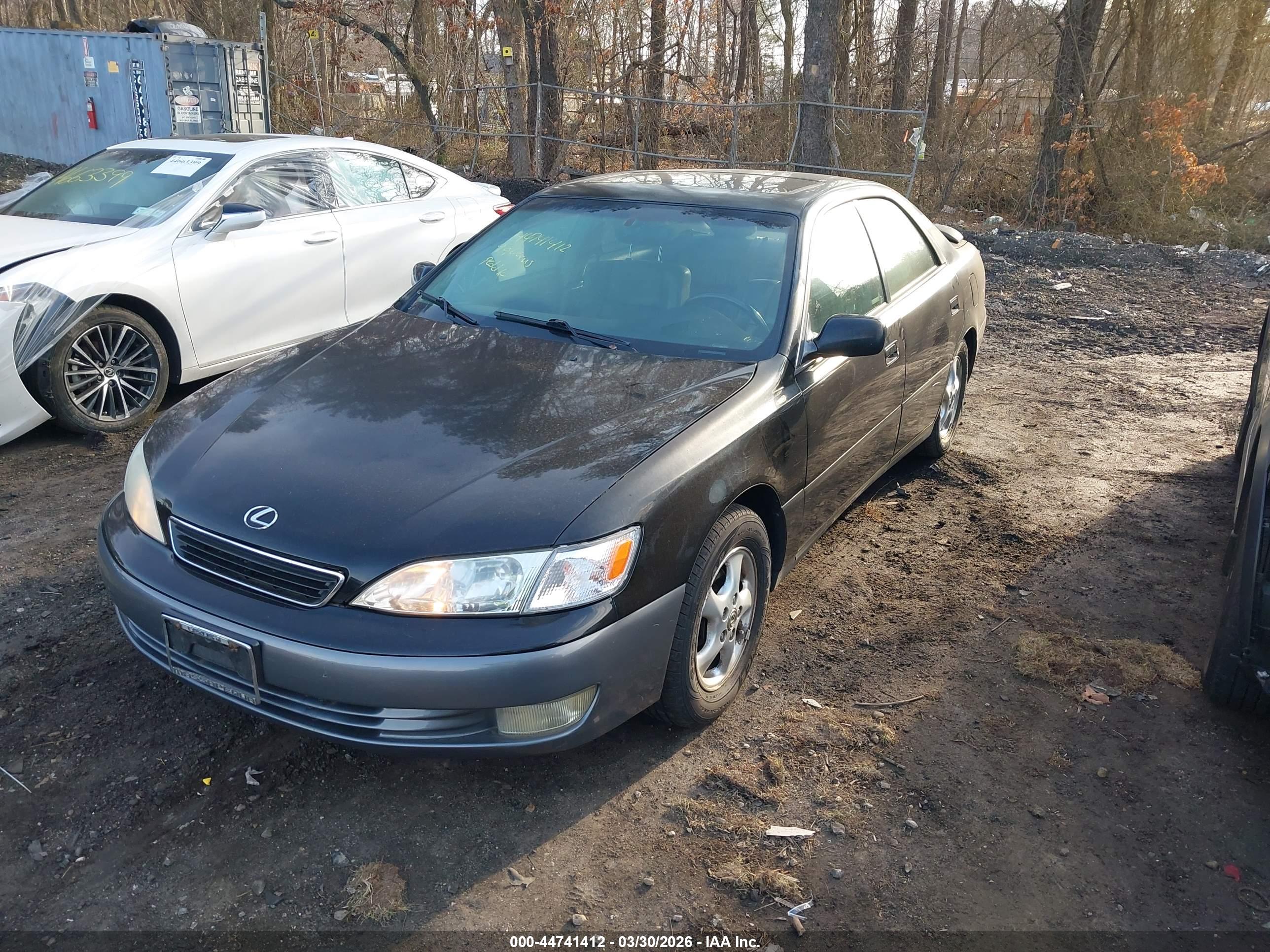 LEXUS ES image 2