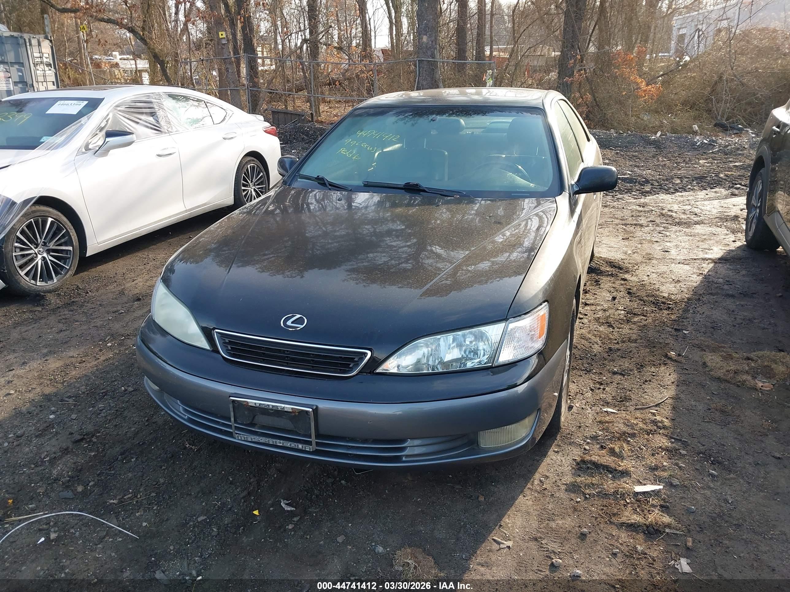 LEXUS ES image 6