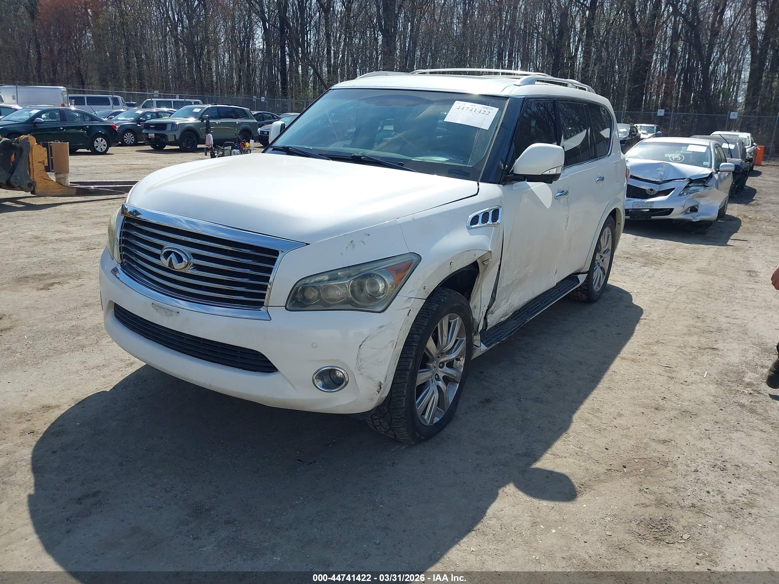 INFINITI QX56 image 2