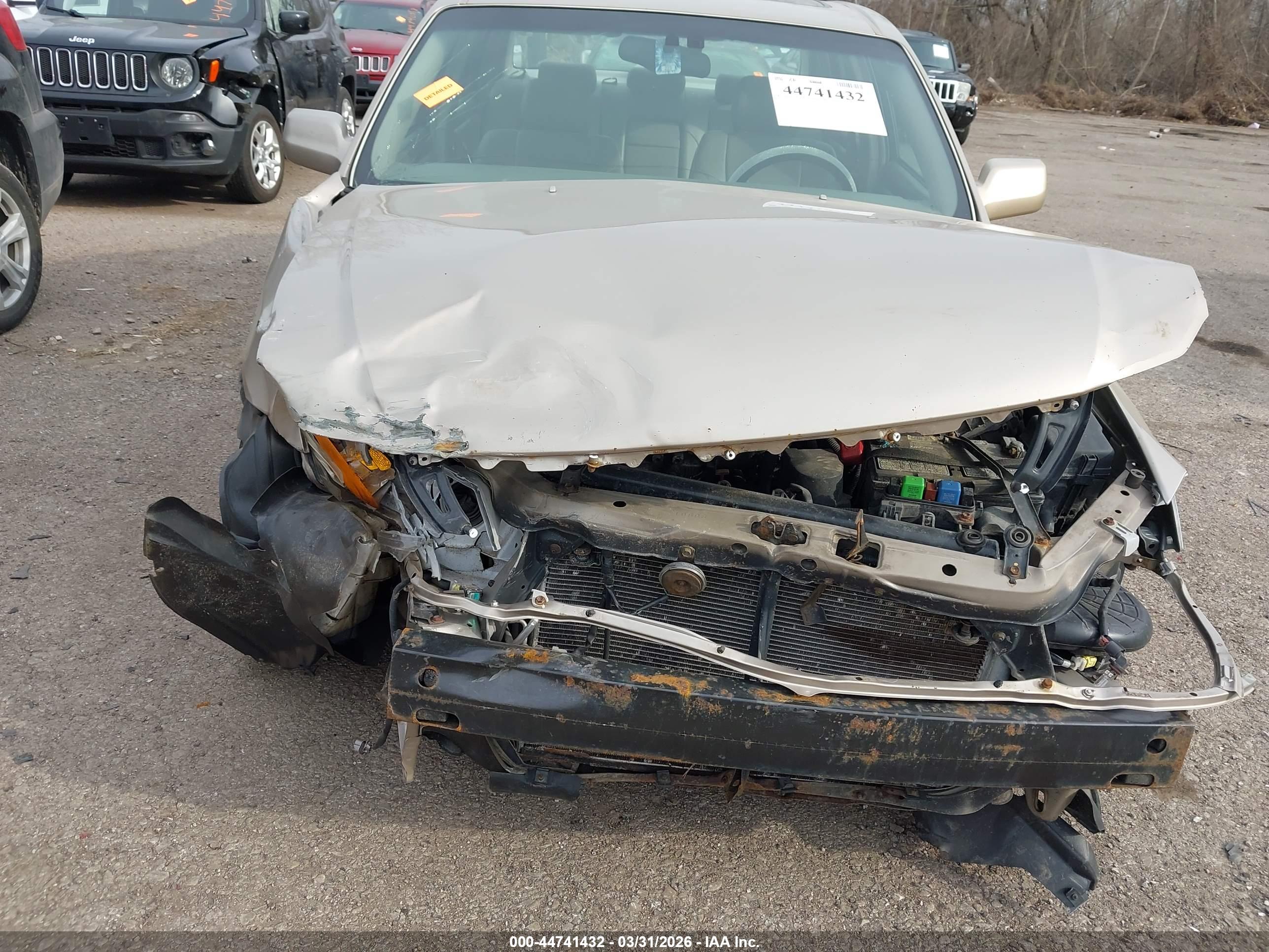 TOYOTA AVALON image 6