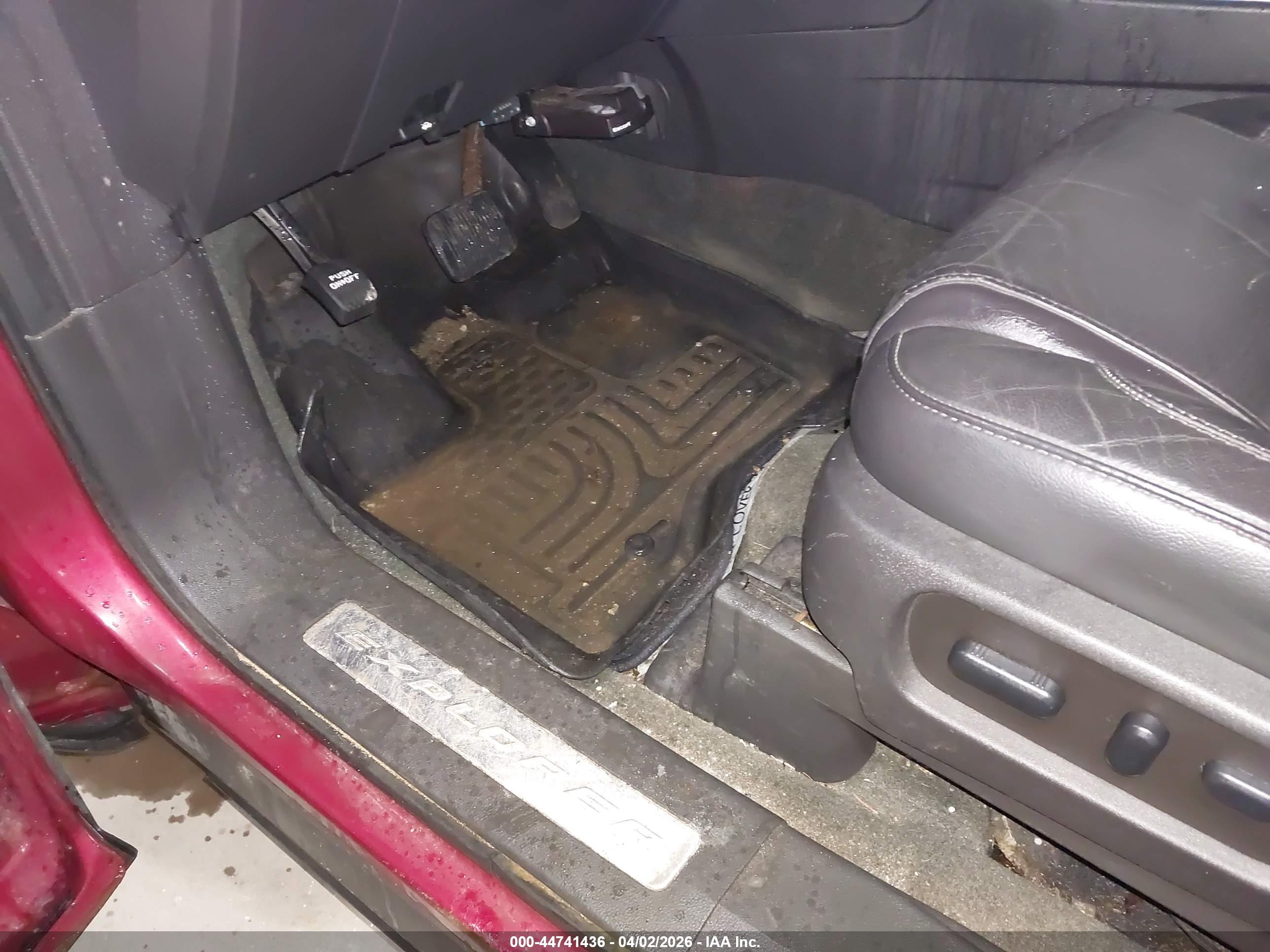 FORD EXPLORER image 6