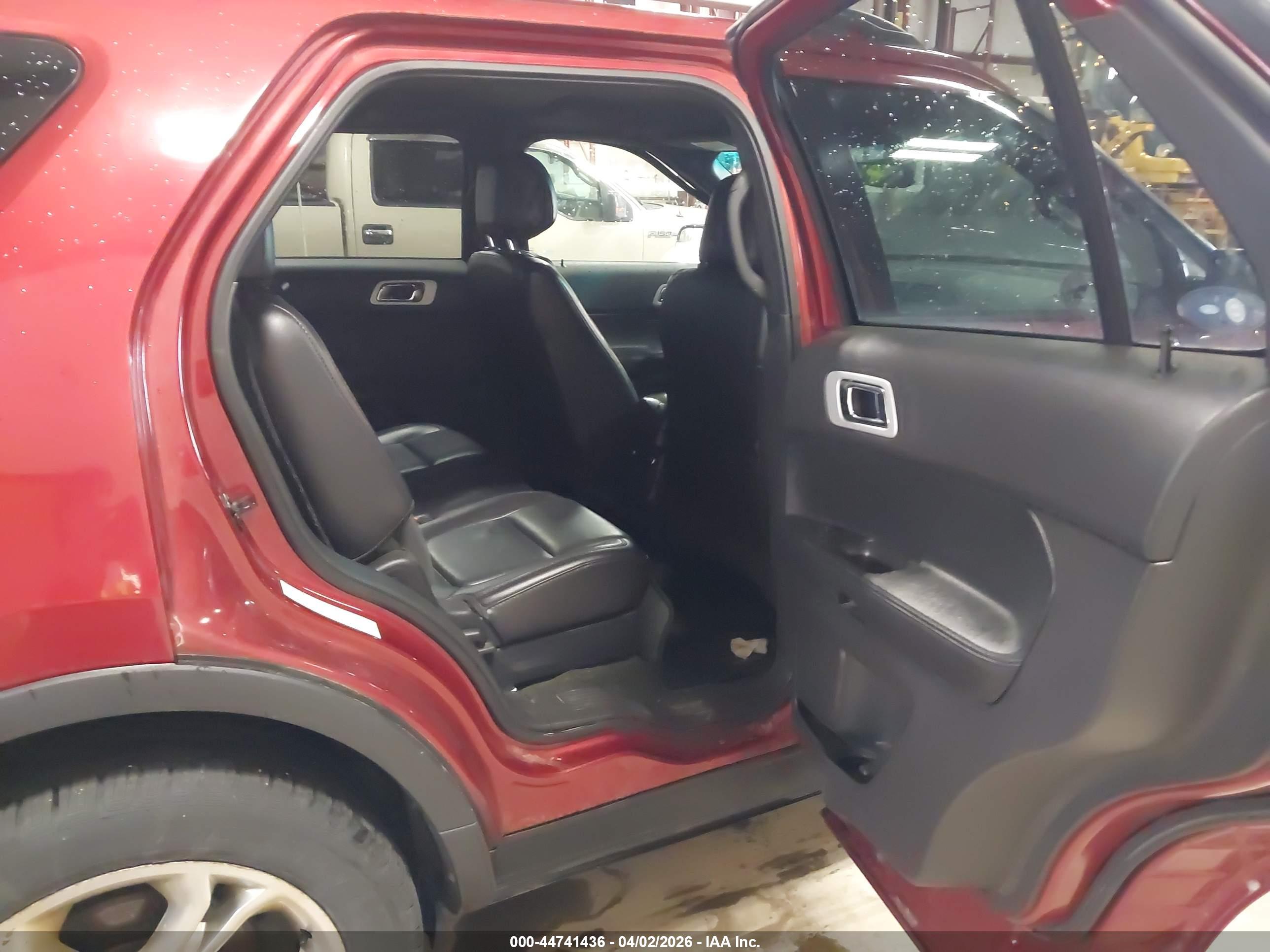 FORD EXPLORER image 8