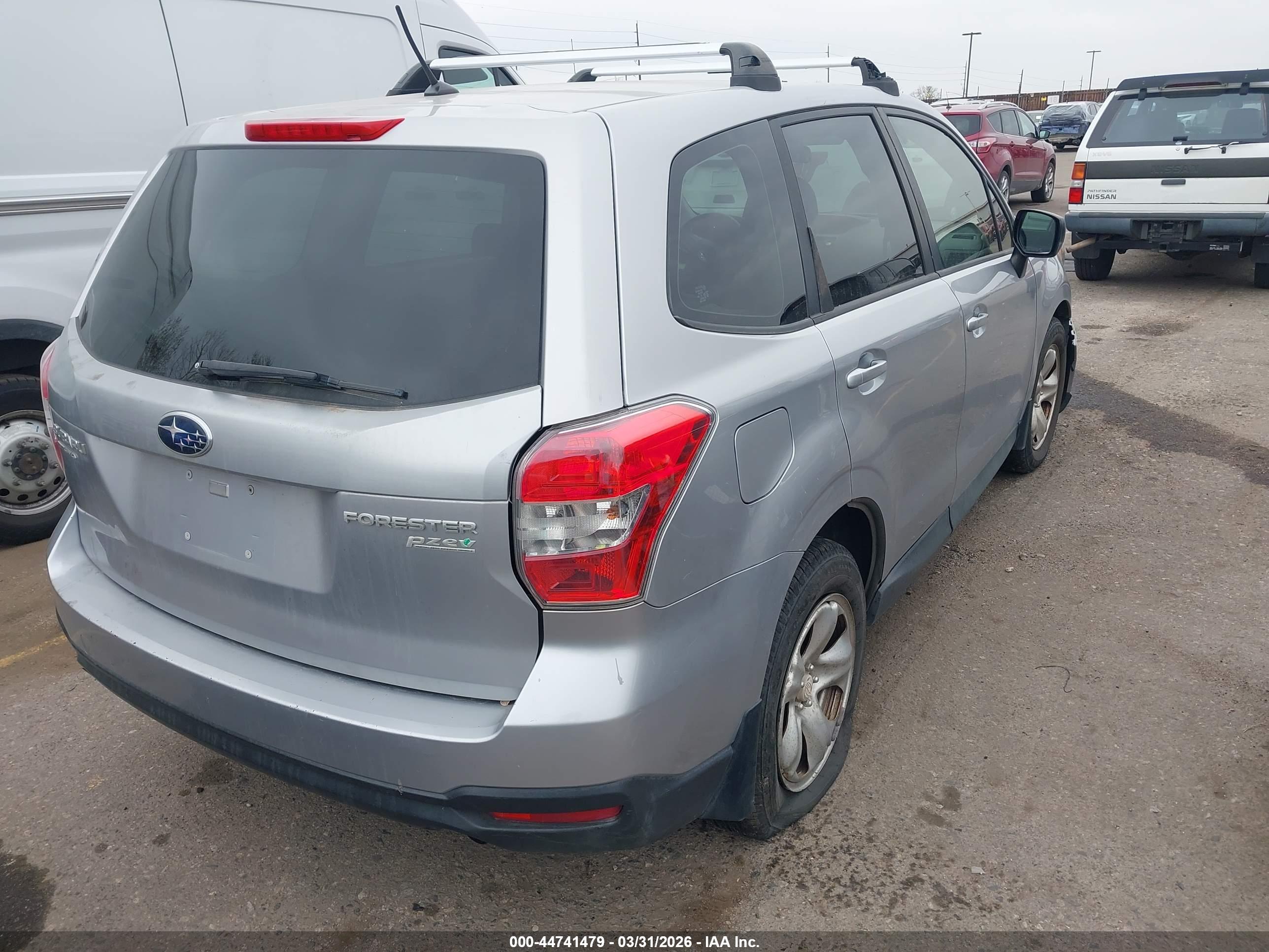 SUBARU FORESTER image 4