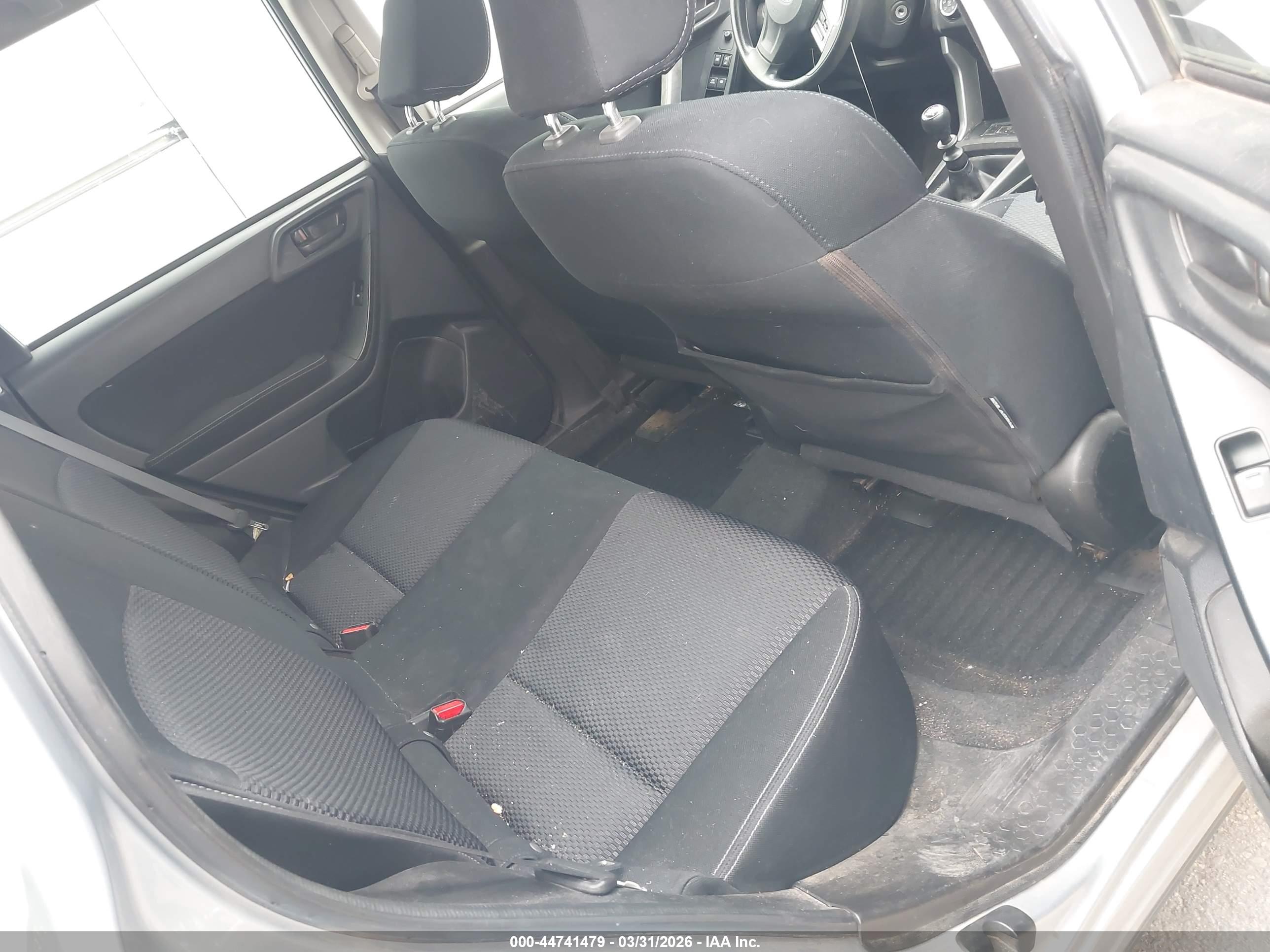 SUBARU FORESTER image 8