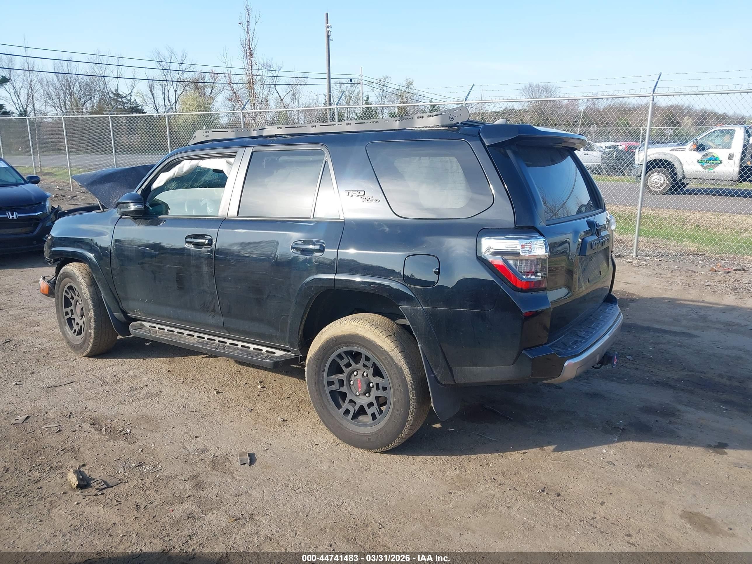 TOYOTA 4RUNNER image 3