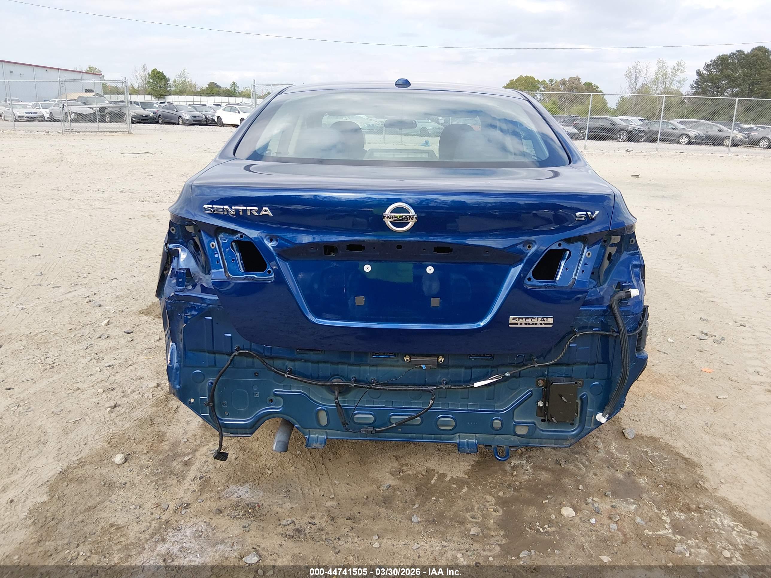 NISSAN SENTRA image 6