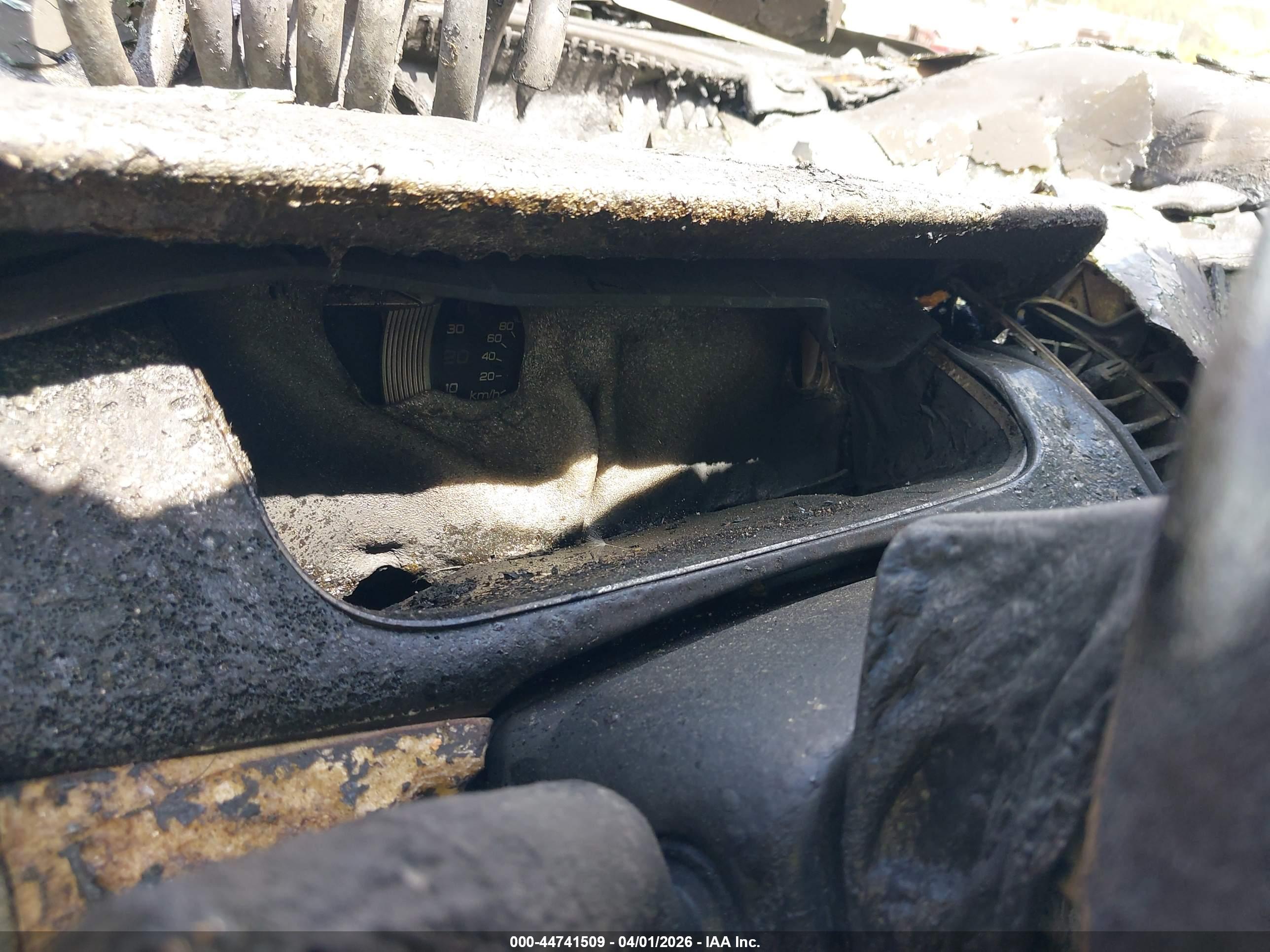 FORD TAURUS image 7