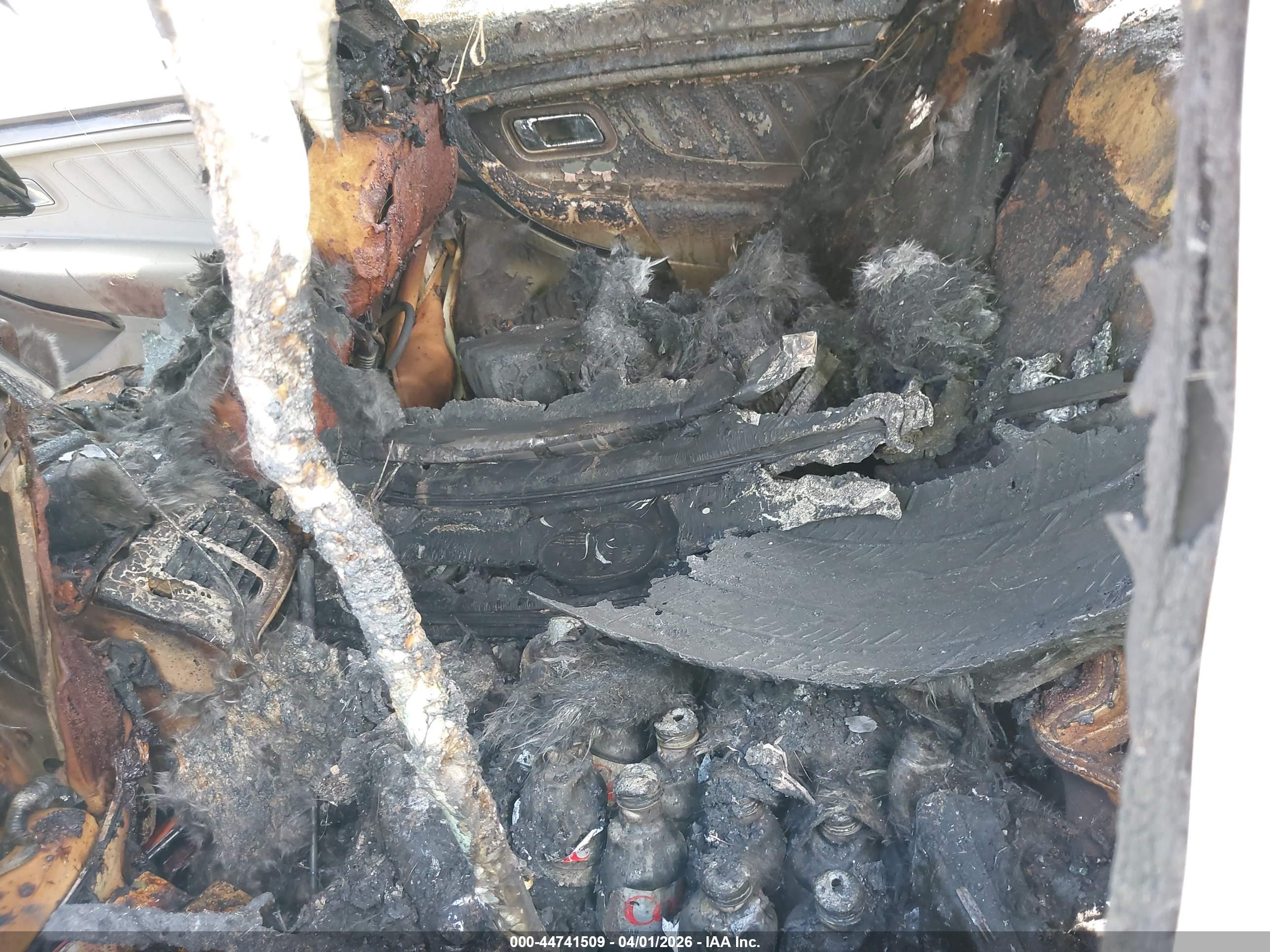 FORD TAURUS image 8