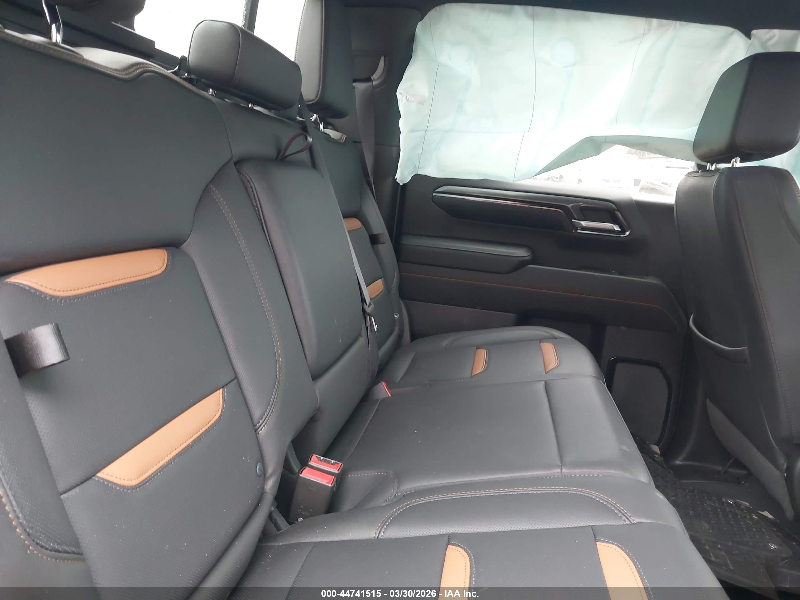 GMC SIERRA image 8