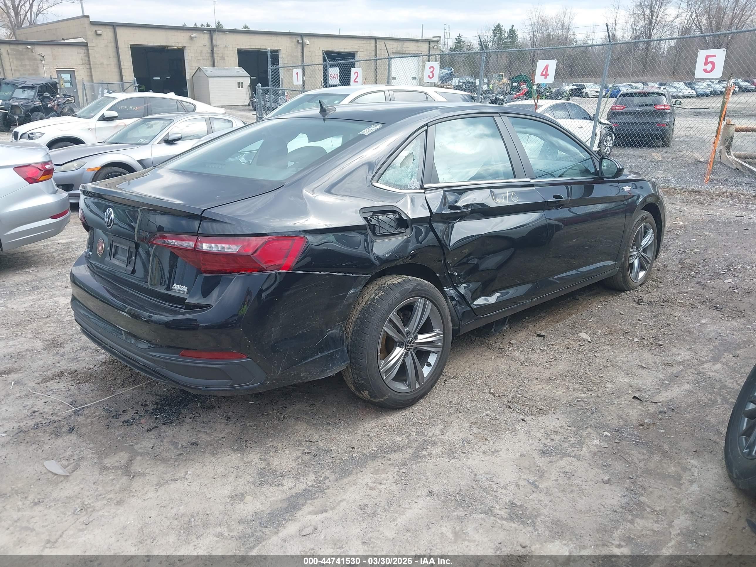 VOLKSWAGEN JETTA image 4