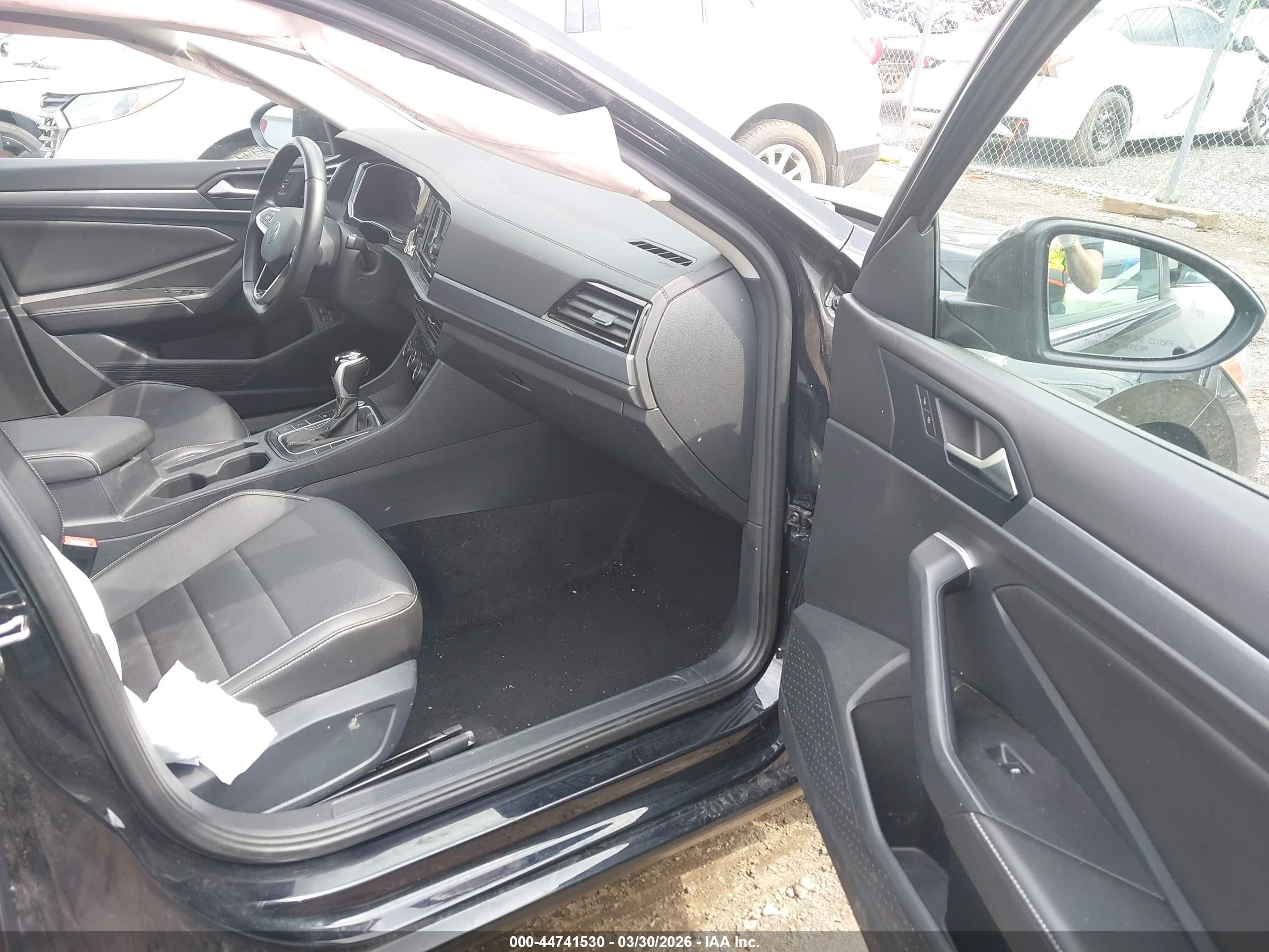 VOLKSWAGEN JETTA image 5