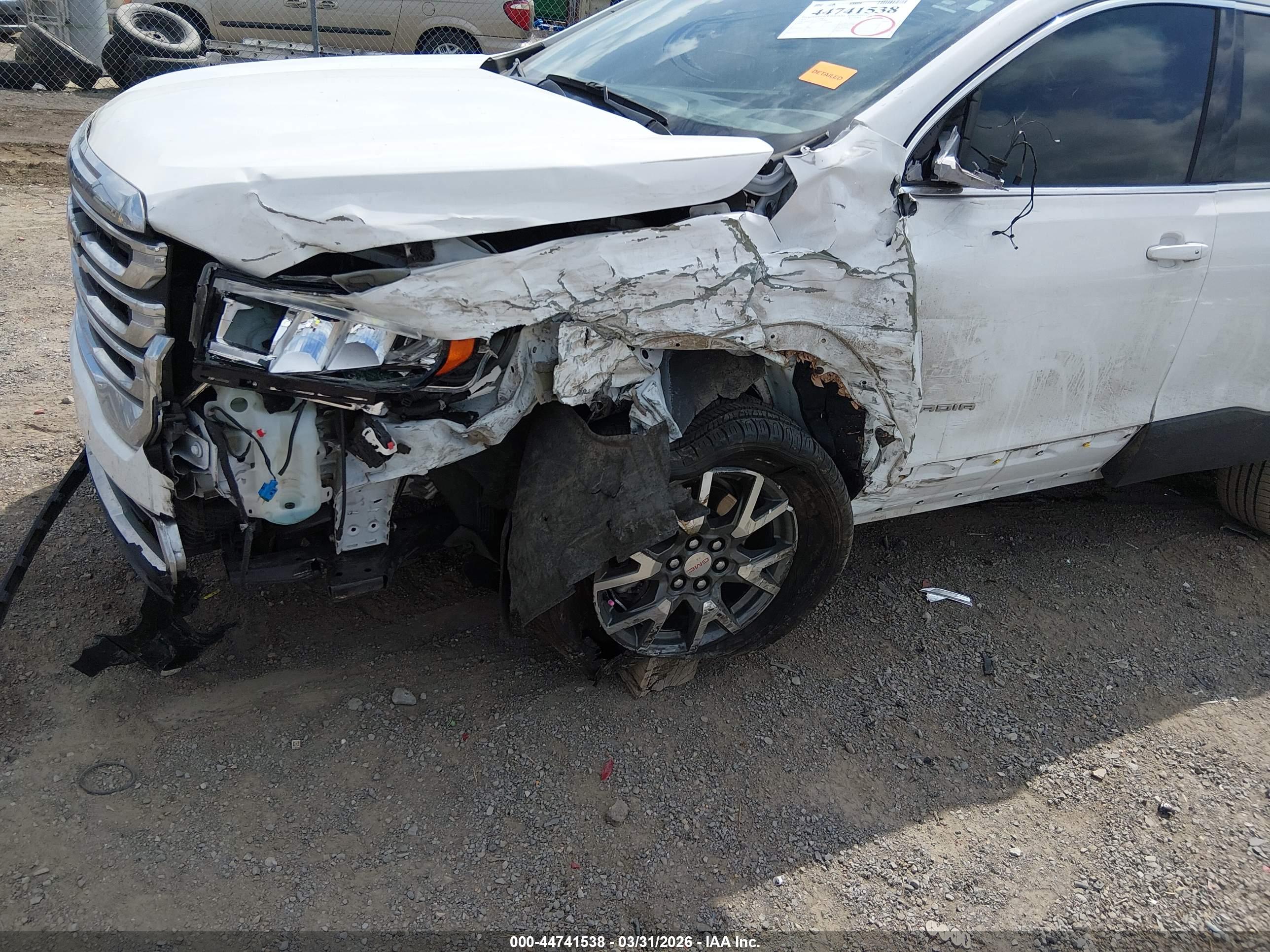 GMC ACADIA image 6