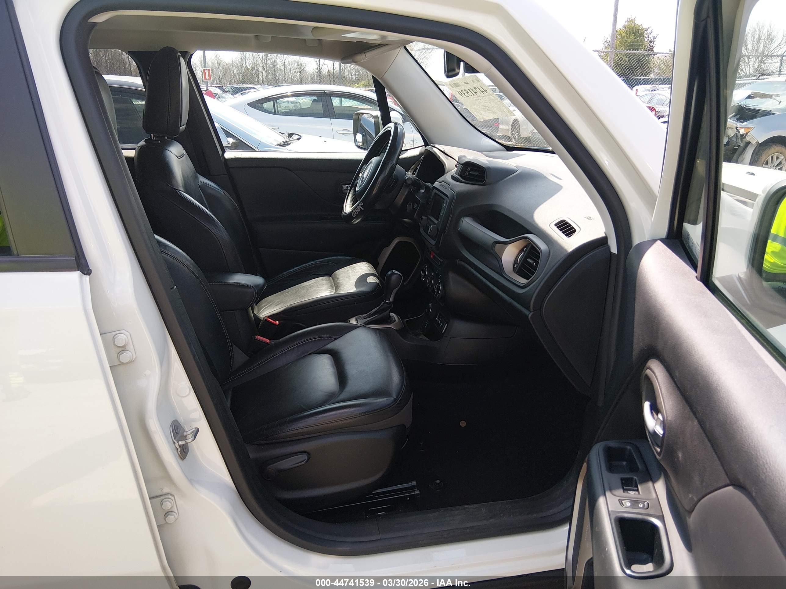 JEEP RENEGADE image 5