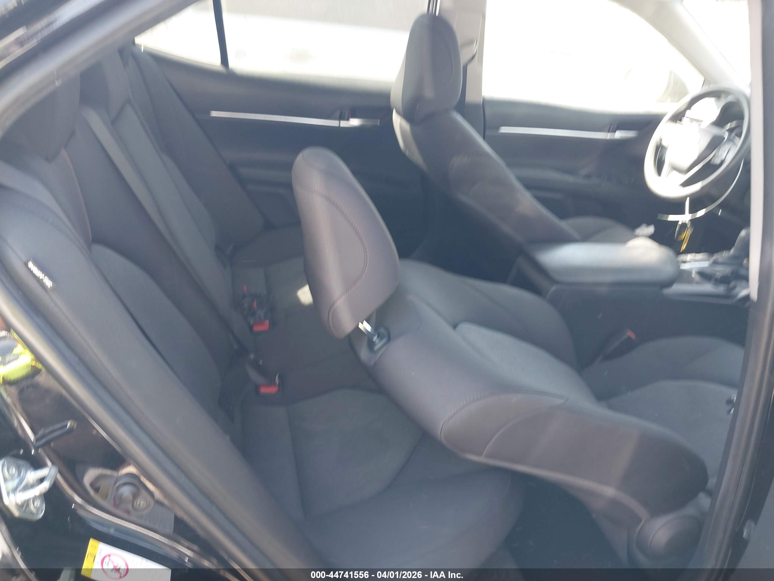 TOYOTA CAMRY image 8