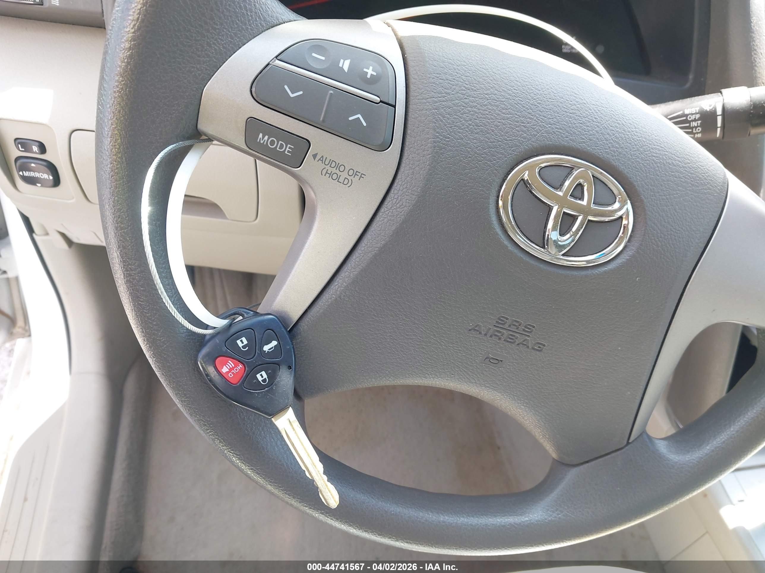 TOYOTA CAMRY image 11