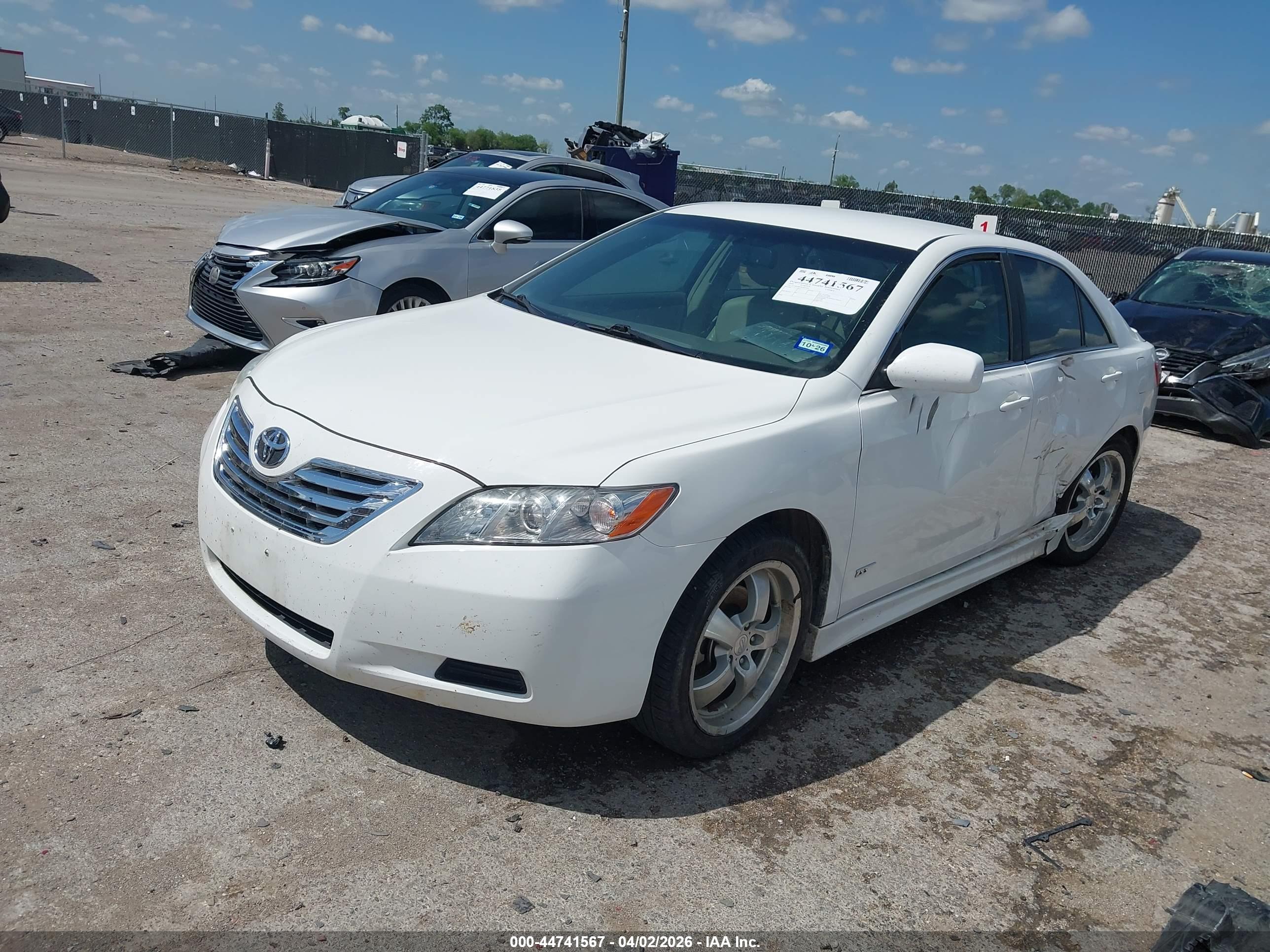 TOYOTA CAMRY image 2