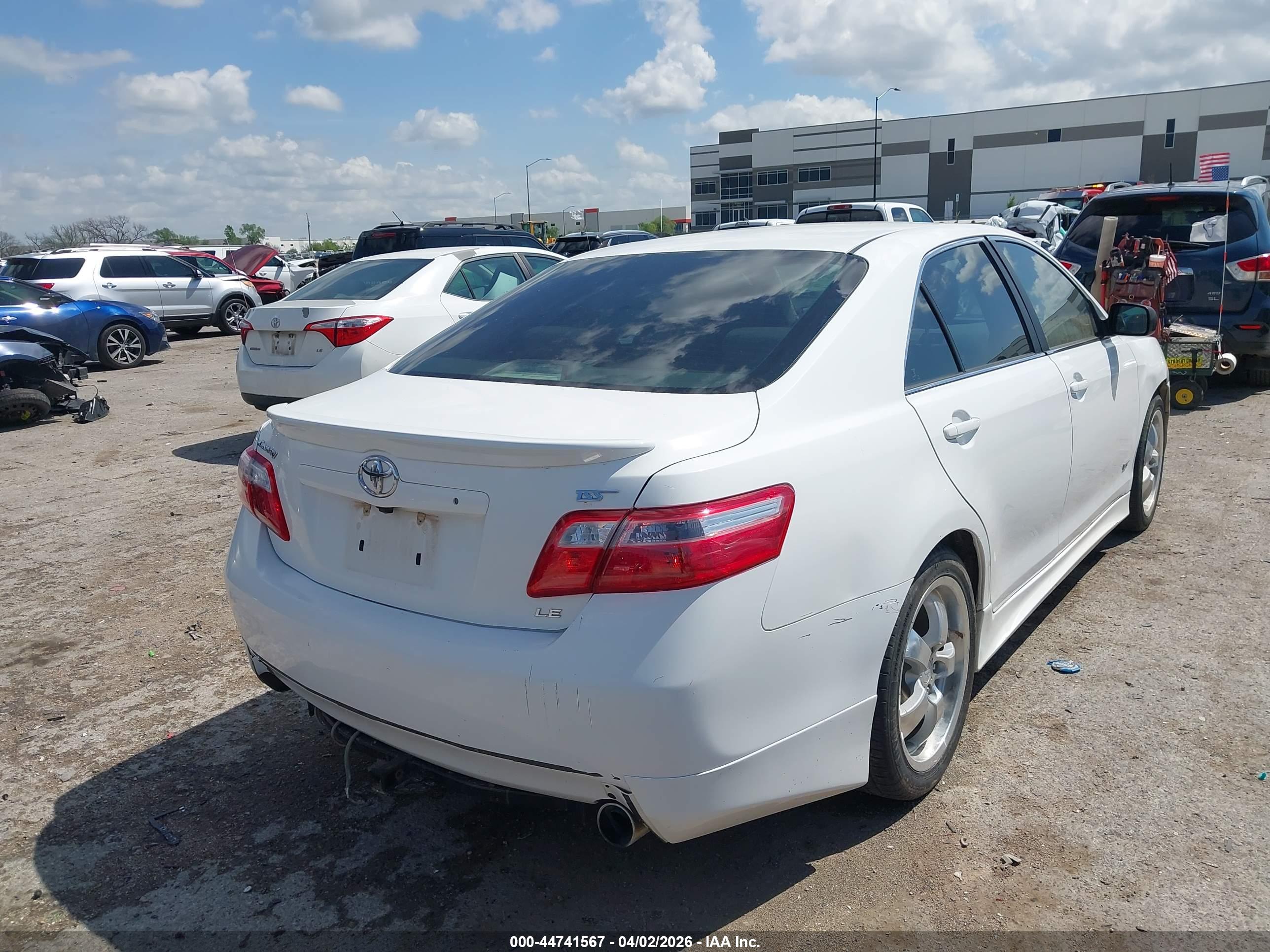 TOYOTA CAMRY image 4