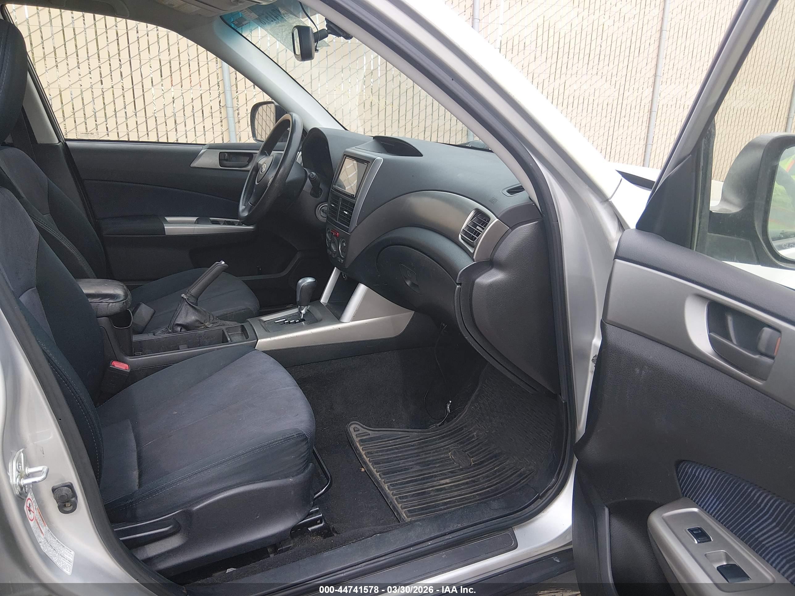 SUBARU FORESTER image 5