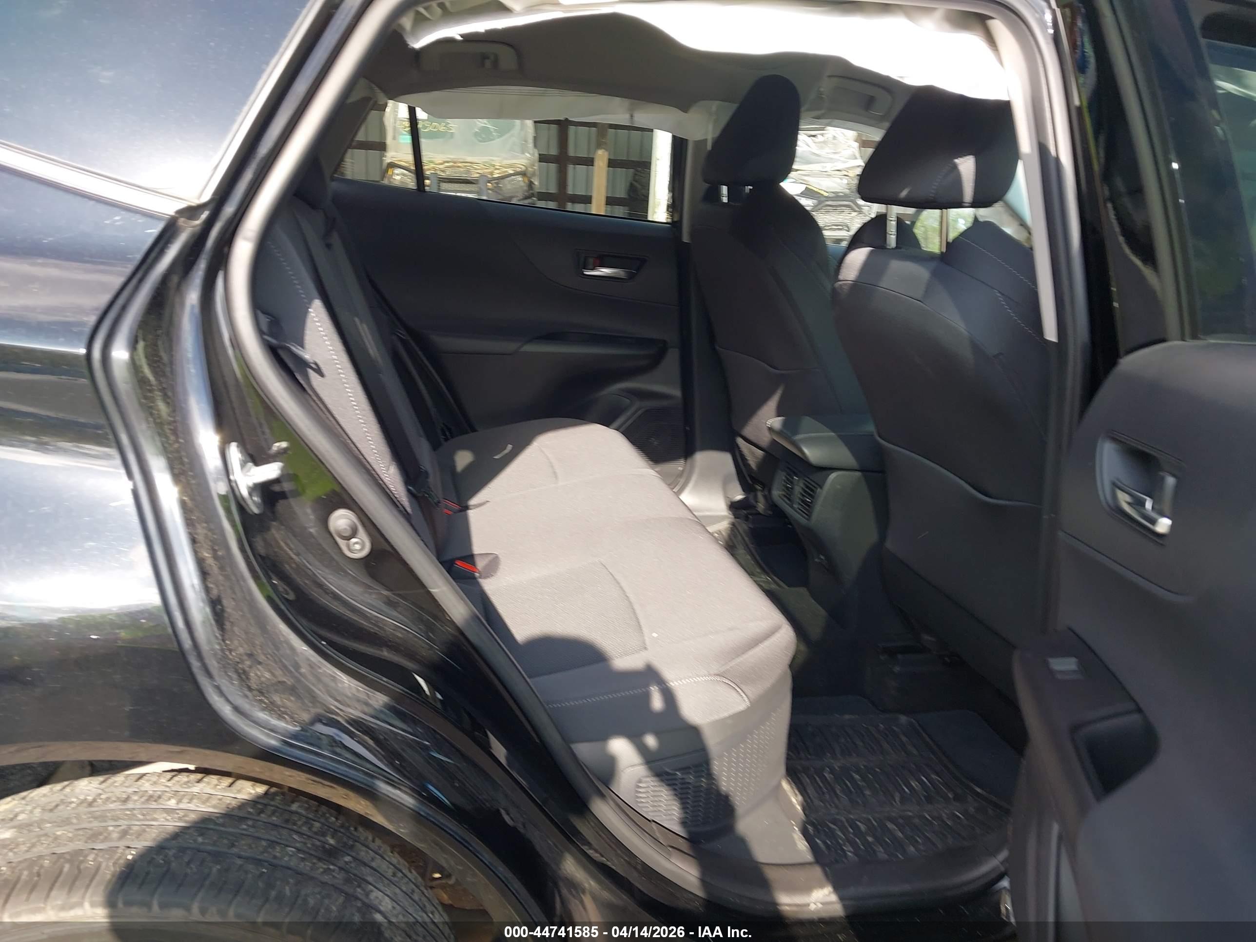 TOYOTA VENZA image 8