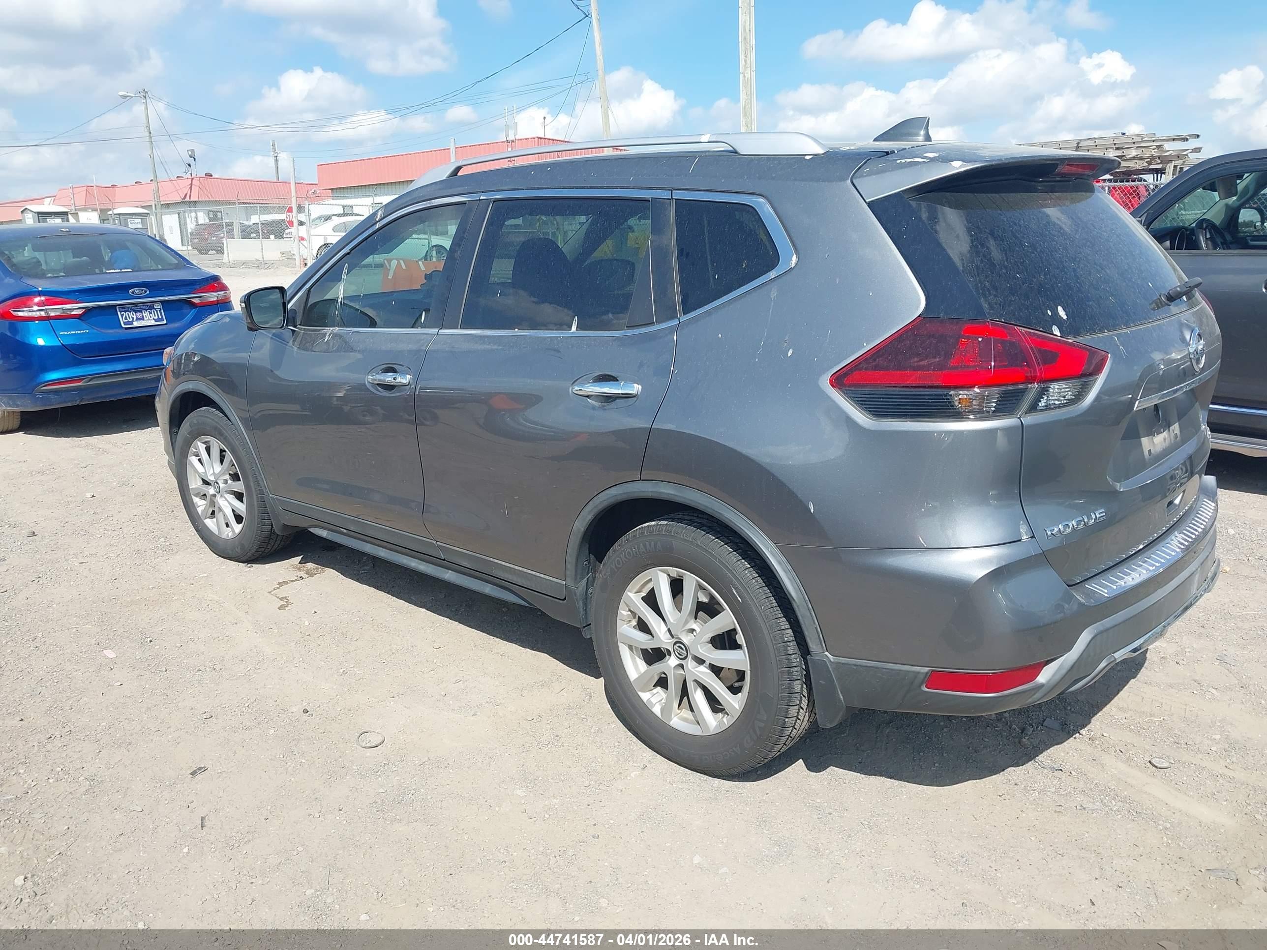 NISSAN ROGUE image 3