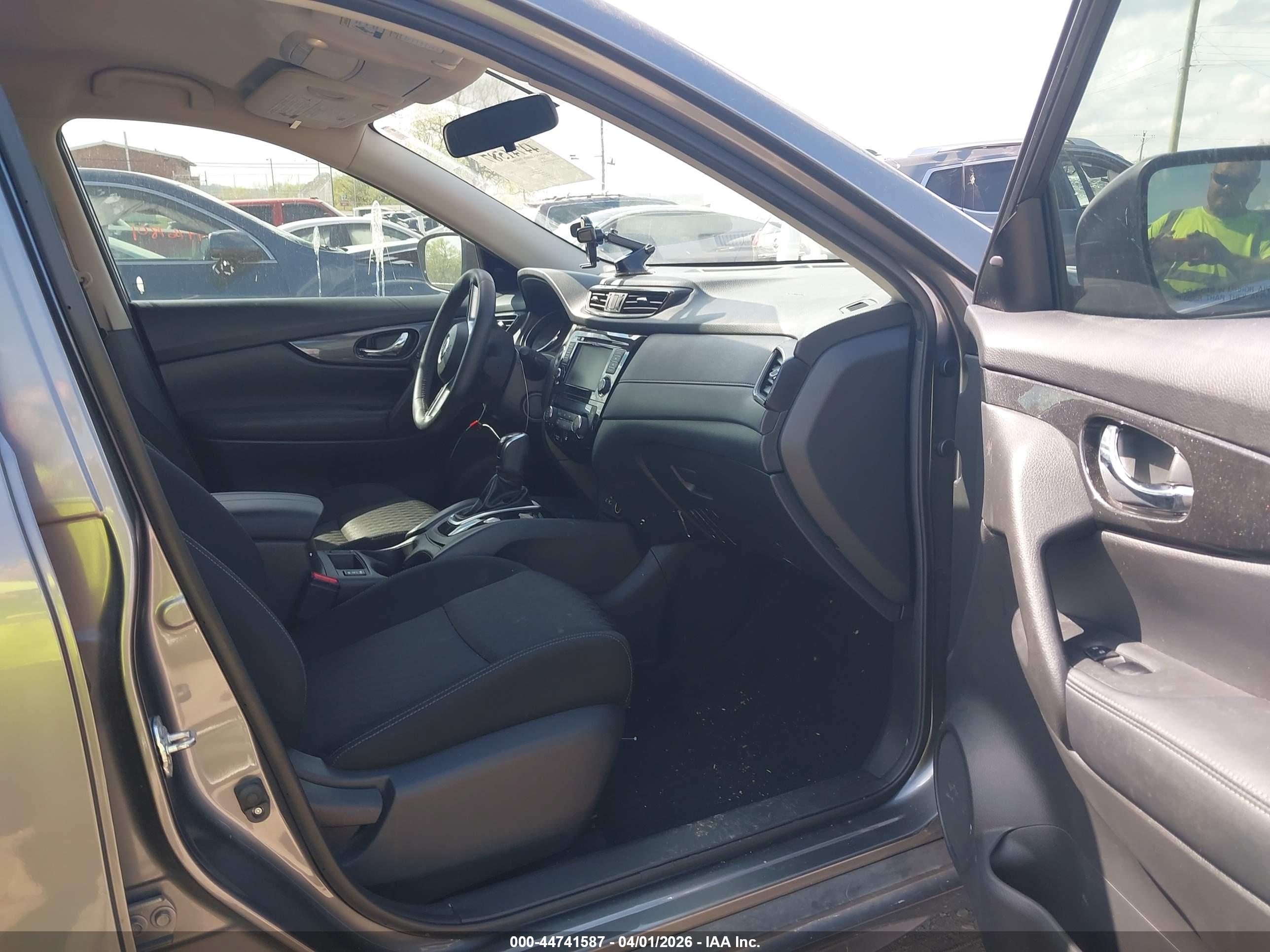 NISSAN ROGUE image 5