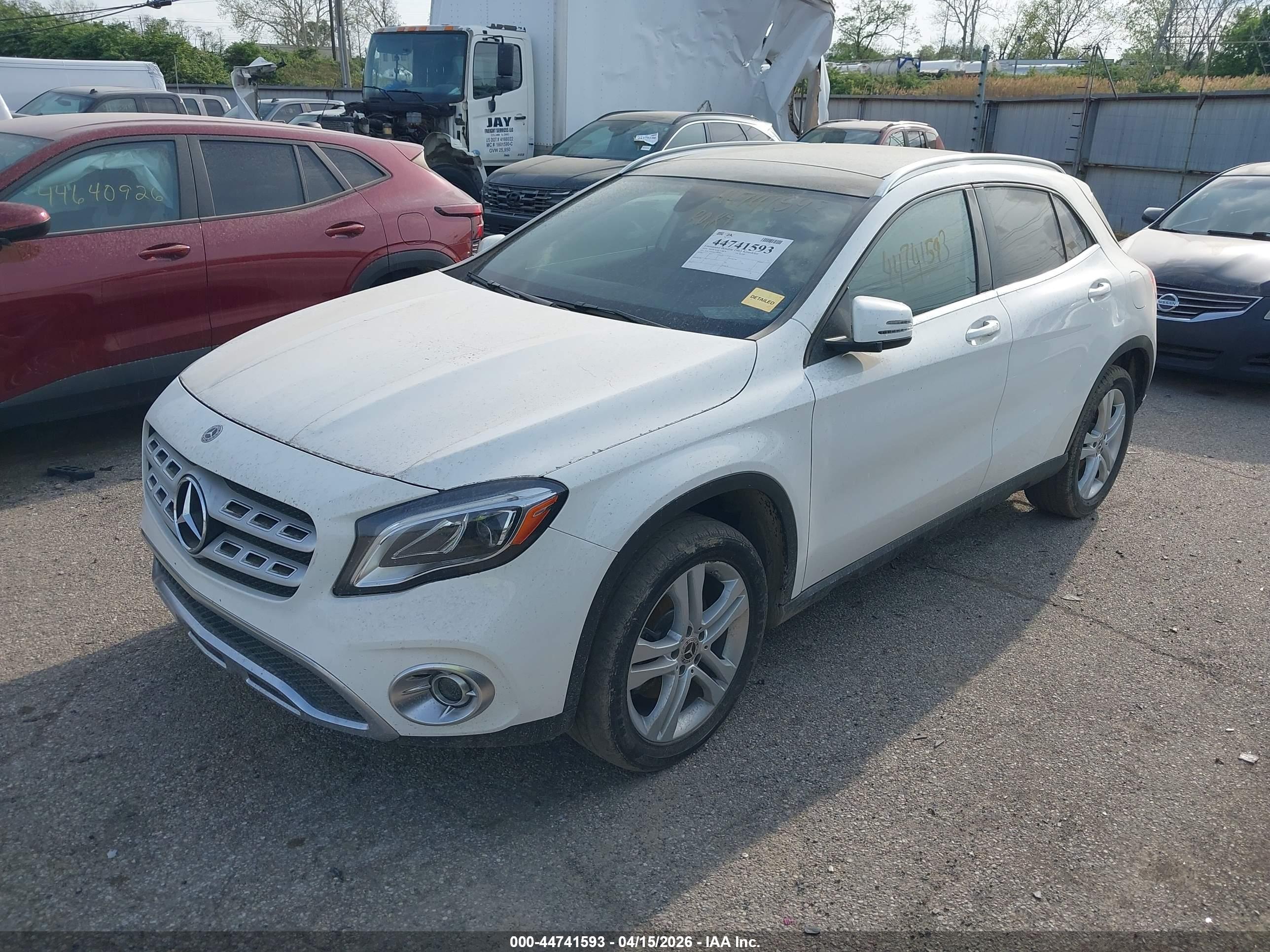 MERCEDES-BENZ GLA image 2
