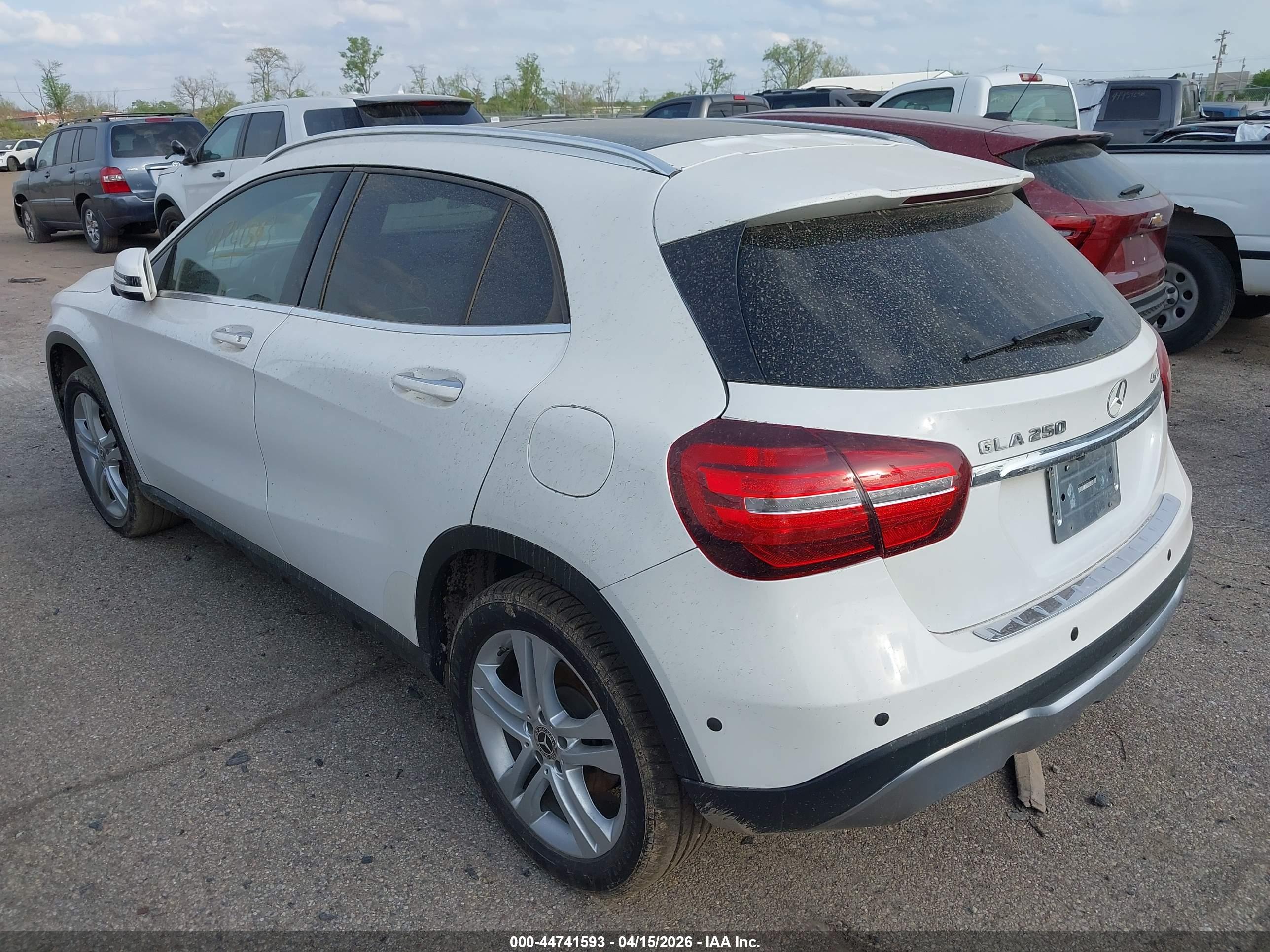 MERCEDES-BENZ GLA image 5