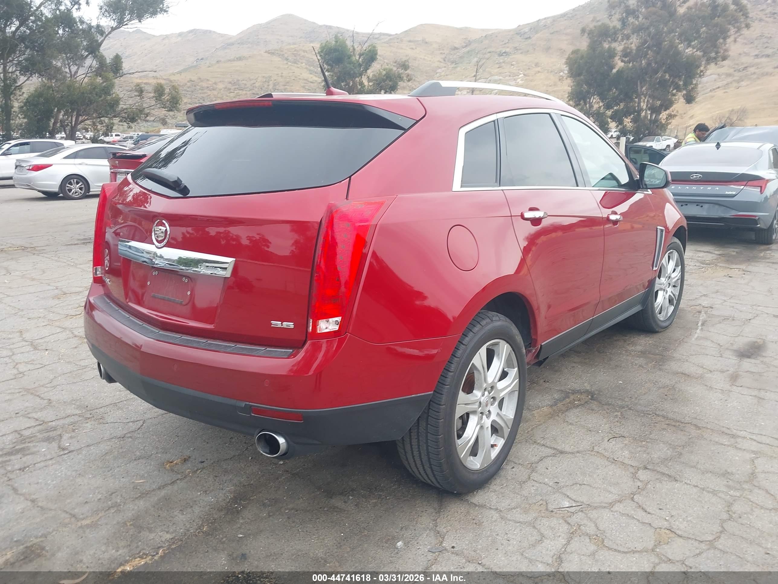 CADILLAC SRX image 4