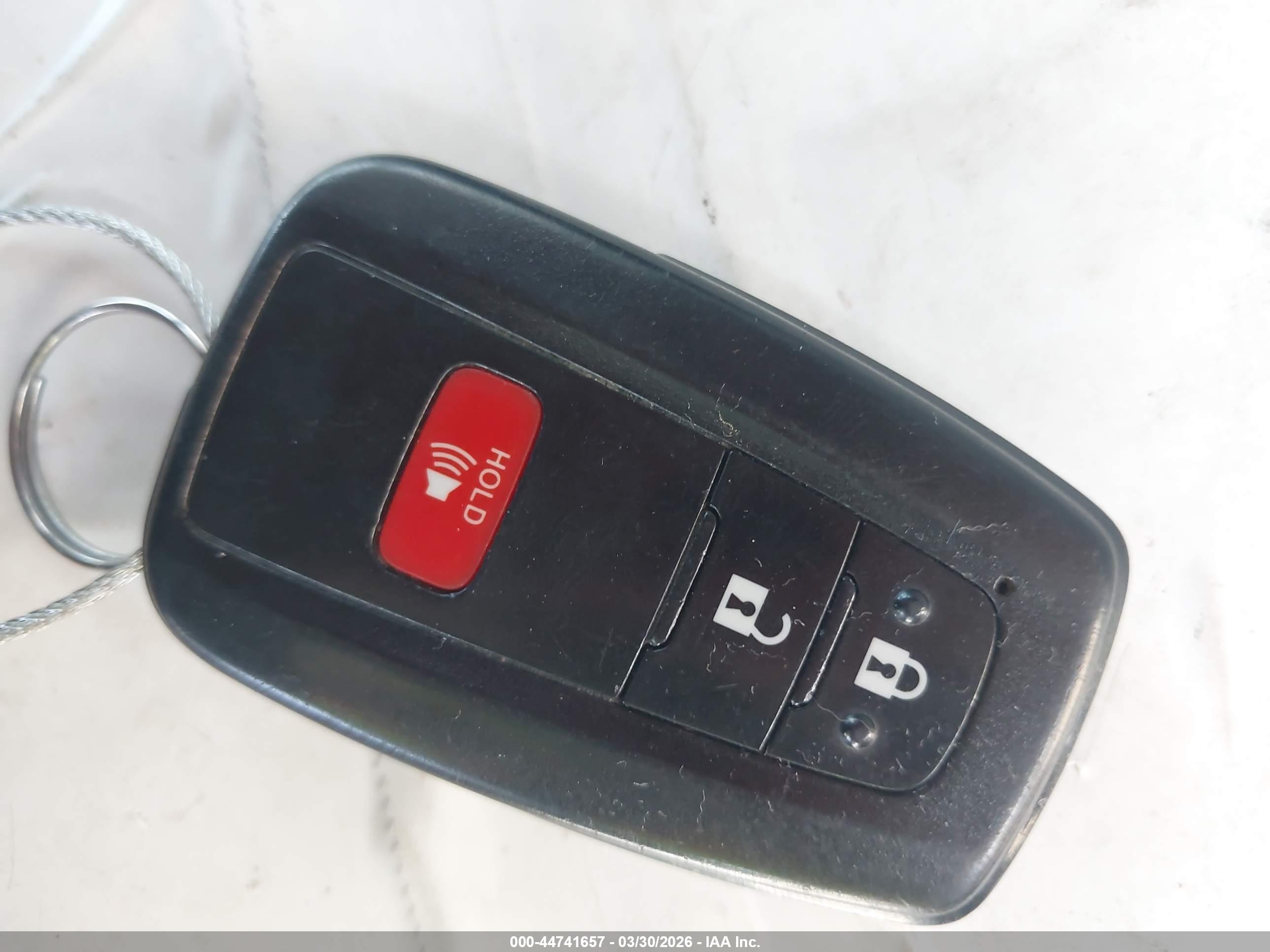 TOYOTA PRIUS image 11